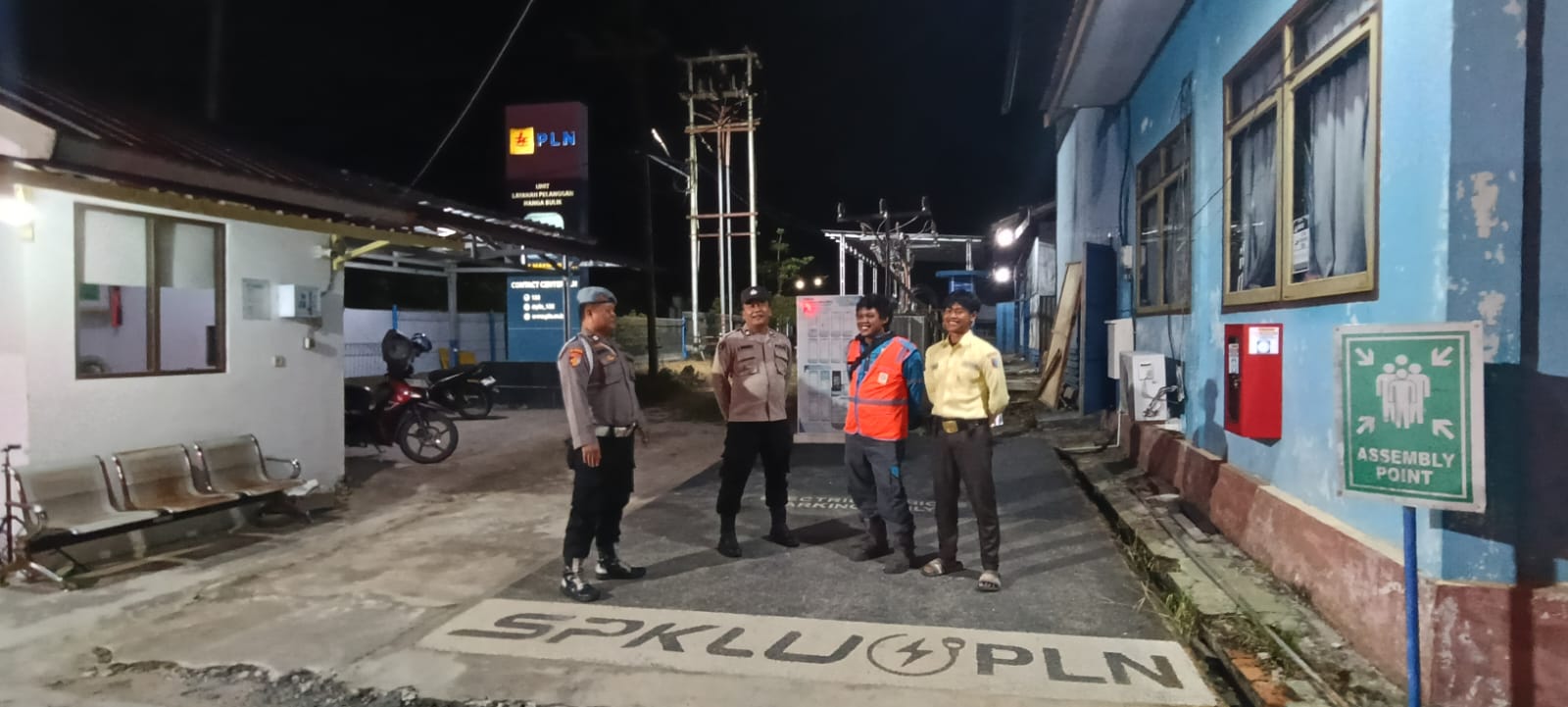 Jaga Kamtibmas, Polsek Bulik Patroli dan Sambangi Petugas PLN