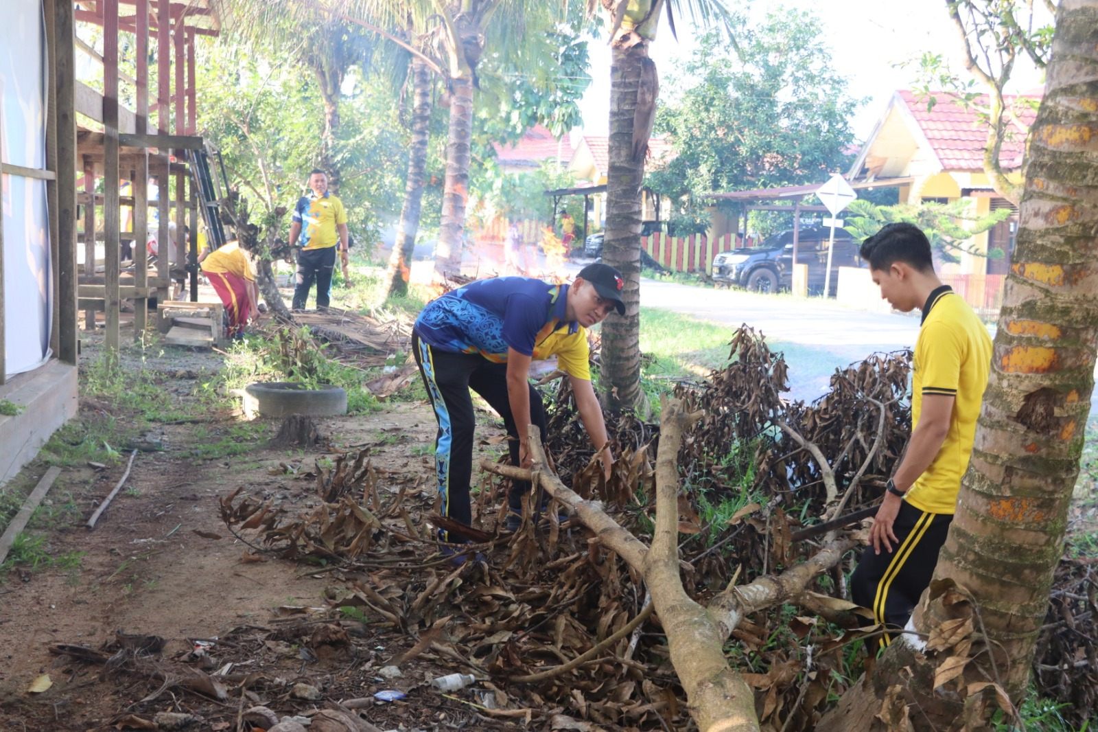 Ciptakan Lingkungan Bersih, Personel Polres Gelar Jumat Bersih
