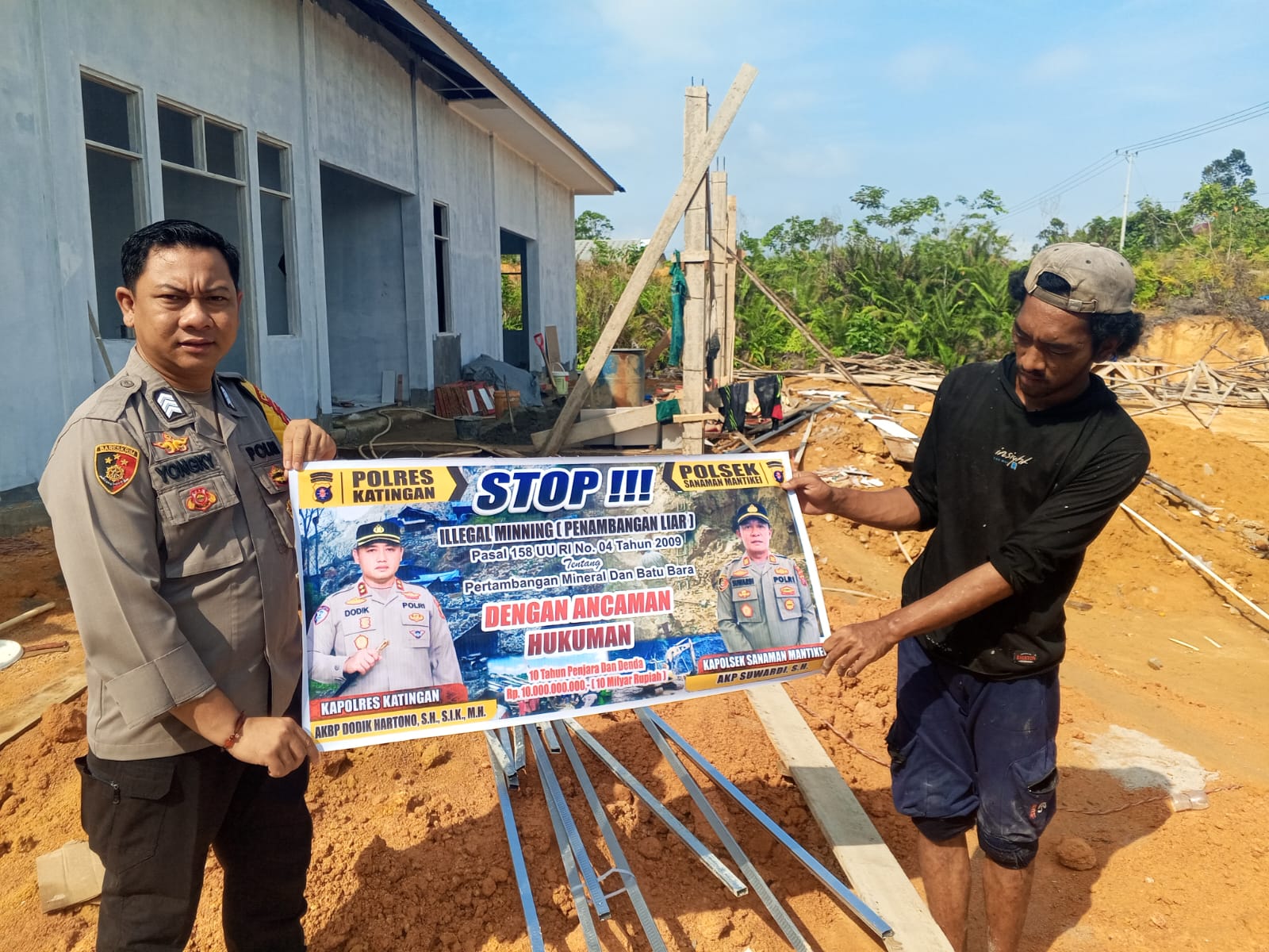 Bhabinkamtibmas Desa Tumbang Atei Sosialisasi tentang larangan Illegal Mining.