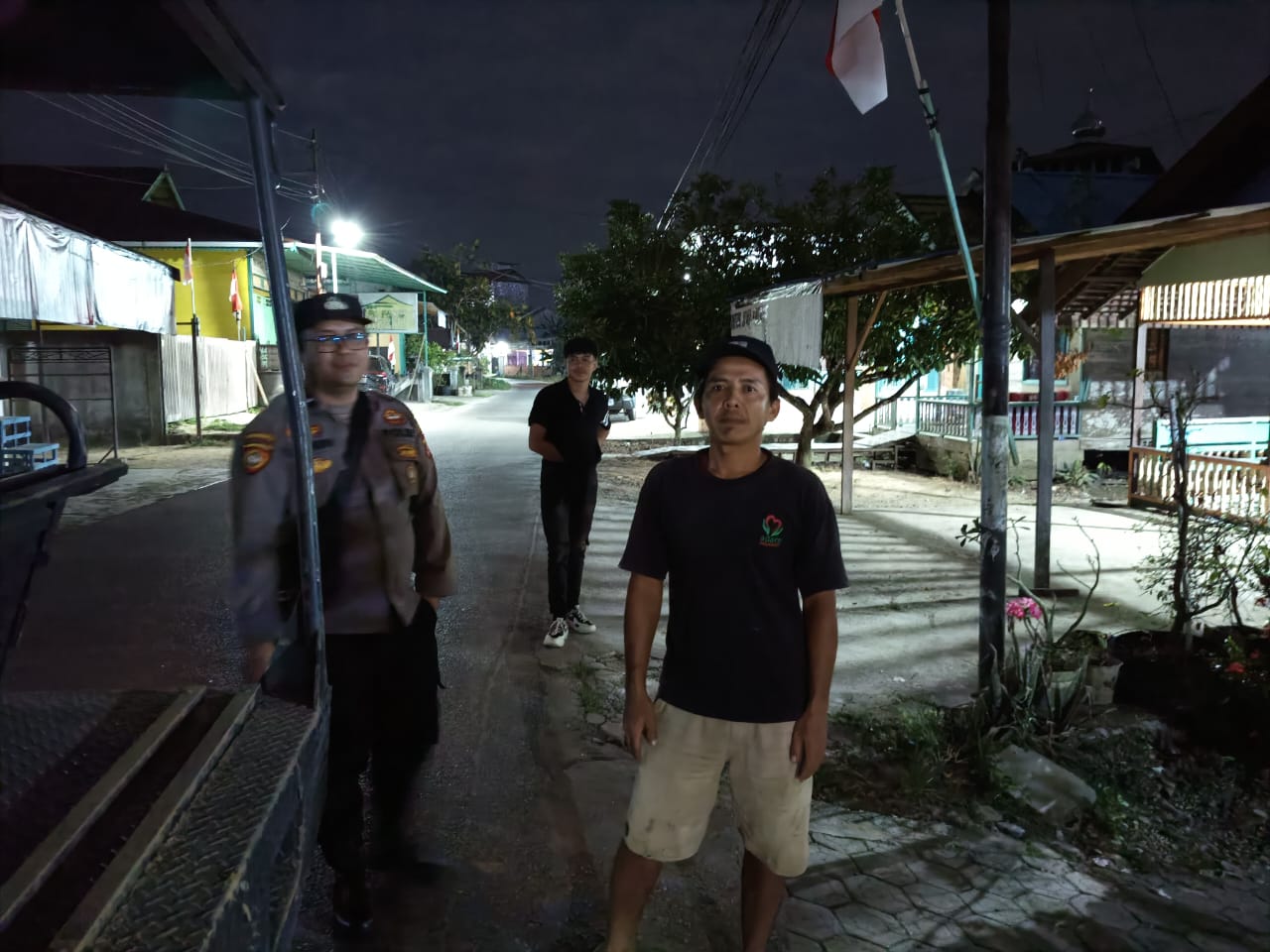 Cegah Terjadinya Premanisme, Polsek Teweh Tengah Himbau Masyarakat Agar Tetap Waspada Beraktivitas Pada Malam Hari