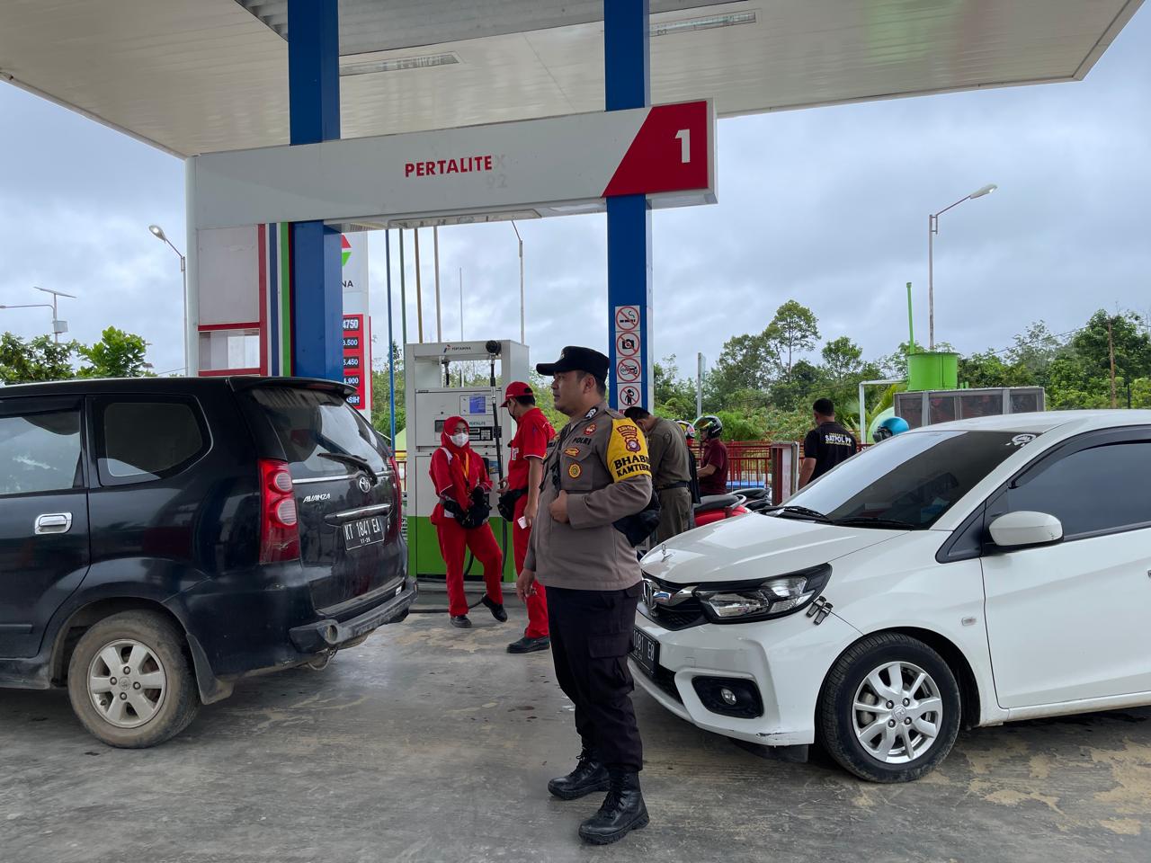 Berikan Rasa Aman dan Nyaman di SPBU, Polsek Teweh Patroli ke SPBU di Wilayah Kecamatan Teweh Tengah