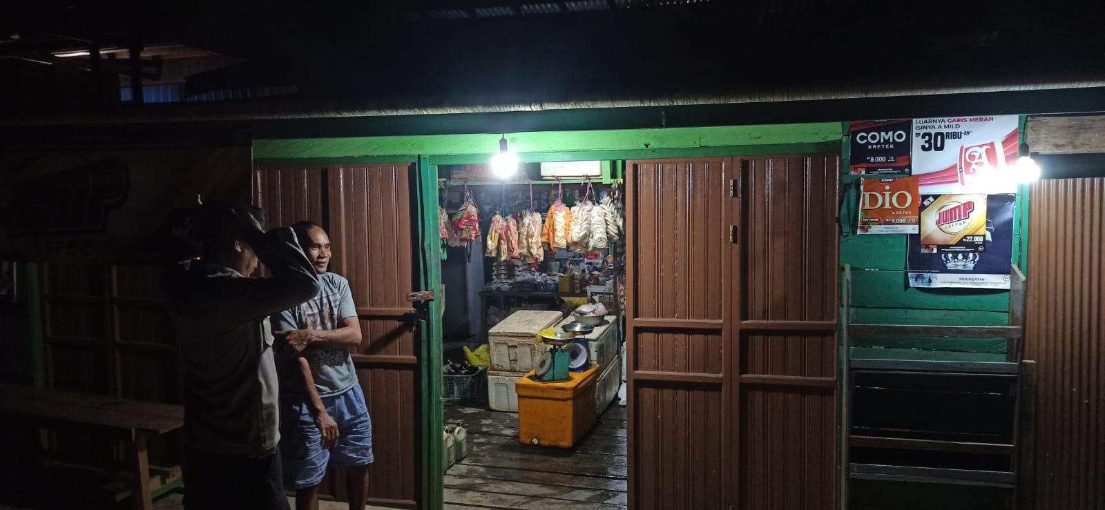 Piket Polsek Delang Sambangi Pedagang, Jalin Kedekatan dengan Masyarakat