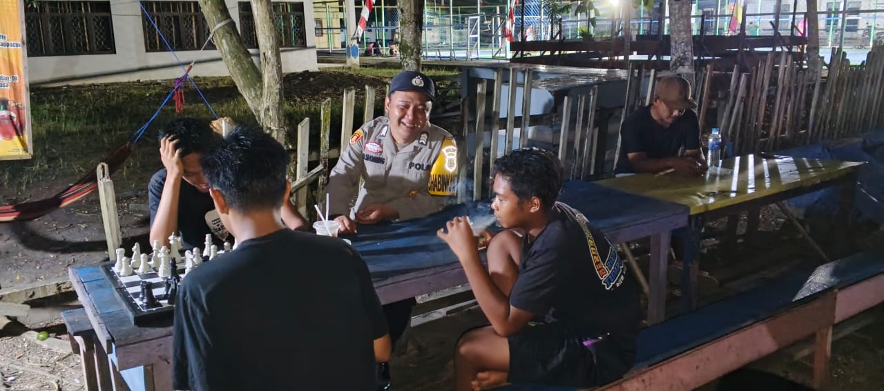 Polsek Montallat Laksanakan Patroli Malam Untuk Ciptakan Keamanan Dan Ketertiban Masyarakat