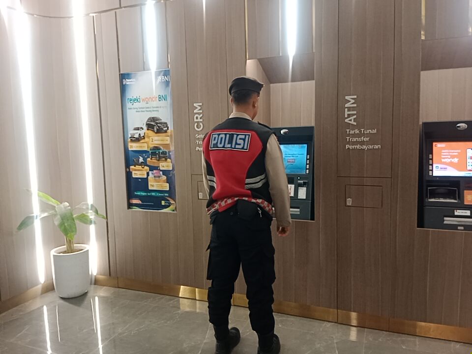 Piket Samapta melaksanakan Patroli di Objek-objek Vital Bank ATM