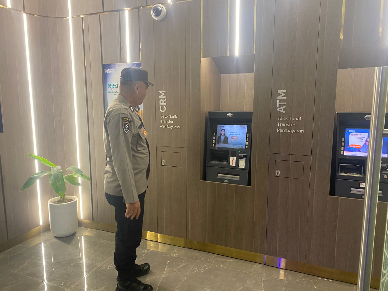 Cegah Gangguan Kamtibmas, Piket Malam Polsek Bulik Patroli ATM