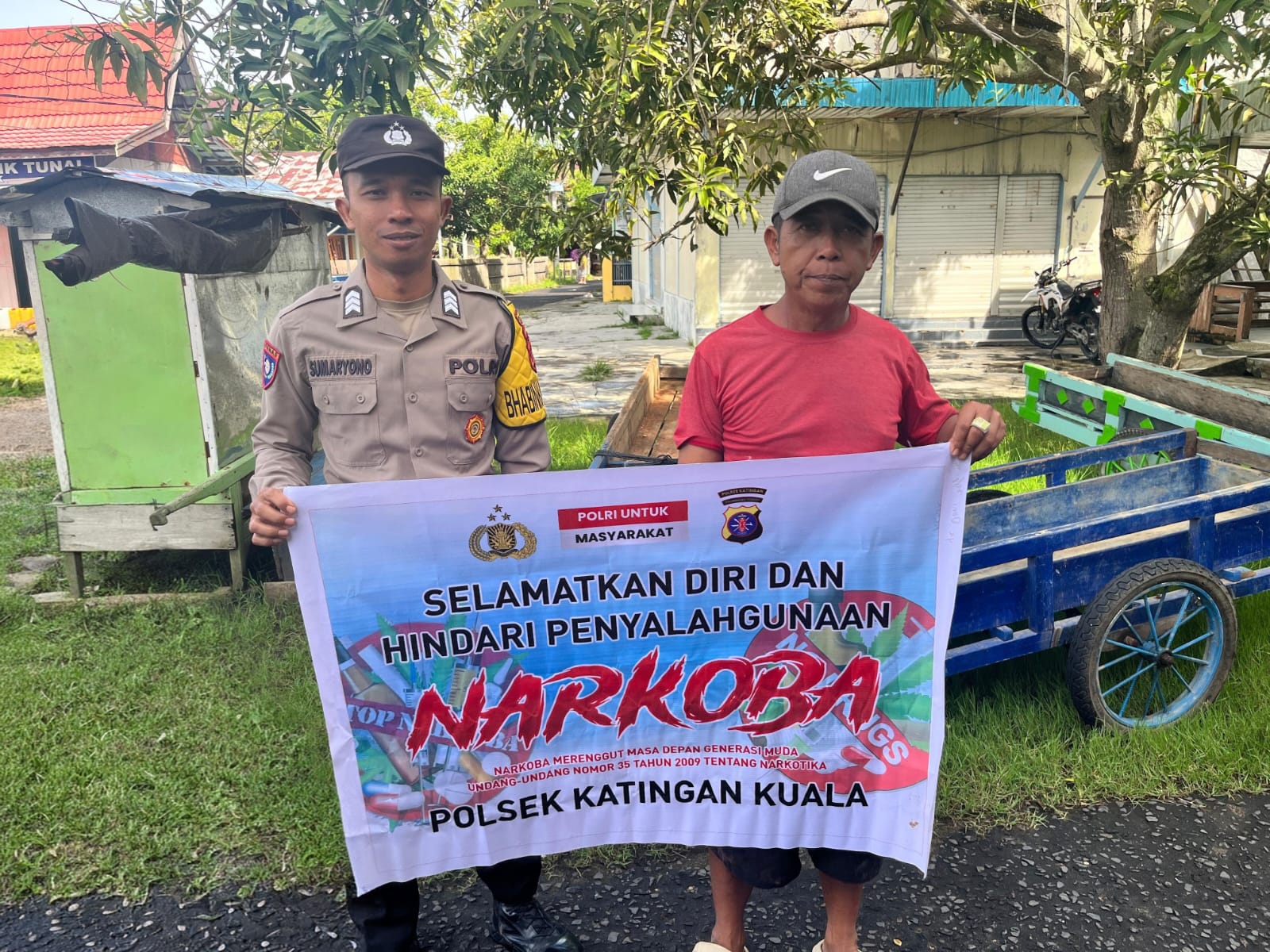 Personil Polsek Katingan Kuala Sosialisasi Tentang Bahaya Narkoba Serta Menghimbau Masyarakat Untuk Tidak Menggunakan dan Menjauhi Narkoba