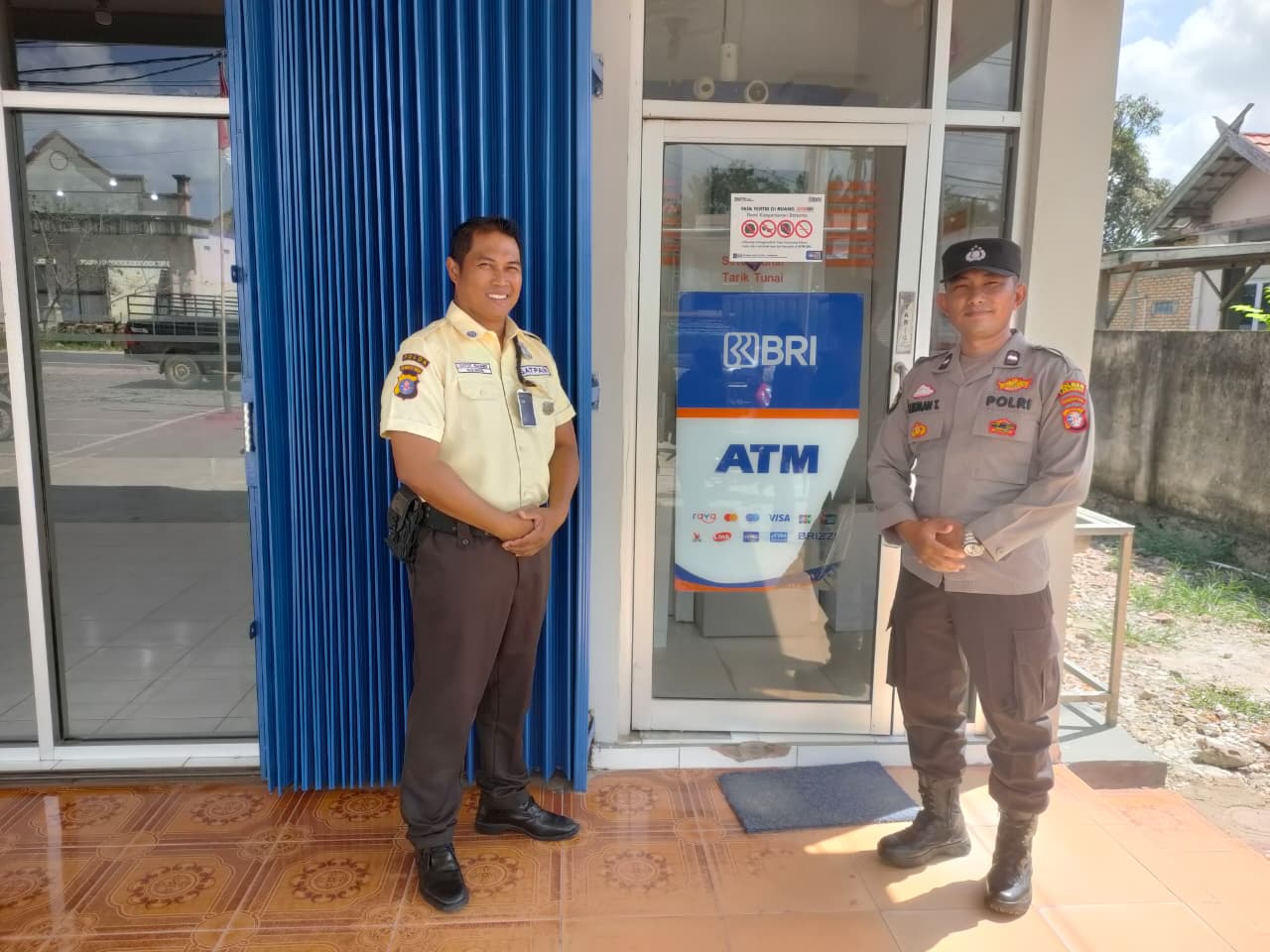 Piket Polsek Patroli dan Silaturahmi dengan Satpam Bank BRI