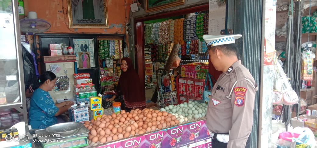 Dalam Rangka Stabilisasi Pasokan Bahan Komoditas, Polsek Teweh Tengah Monitoring Pasar Di Wilayah Hukum Teweh Tengah