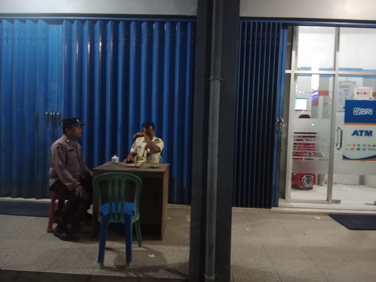 Ciptakan Rasa Aman, Polsek Bulik Patroli Dialogis dengan Satpam Bank