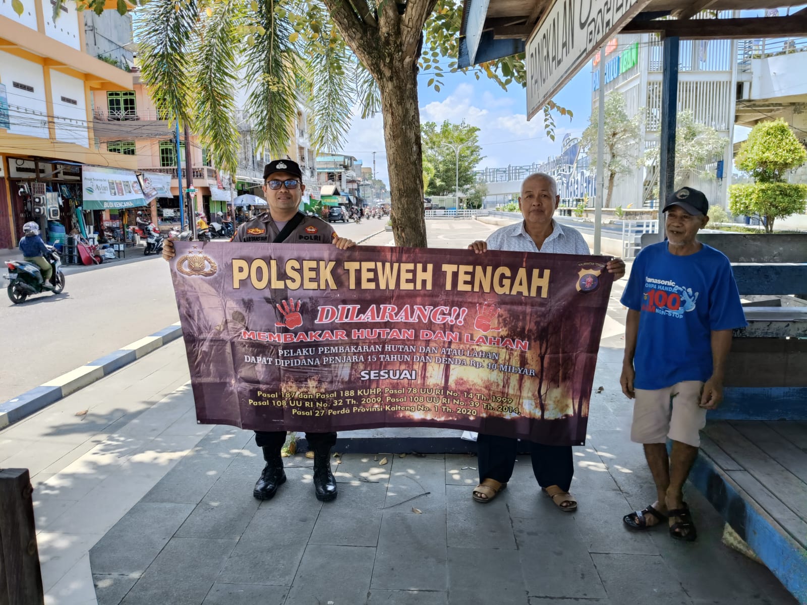 Himbau Tentang Bahaya Membakar Hutan, Polsek Teweh Tengah Sampaikan Stop Karhutla kepada Warga