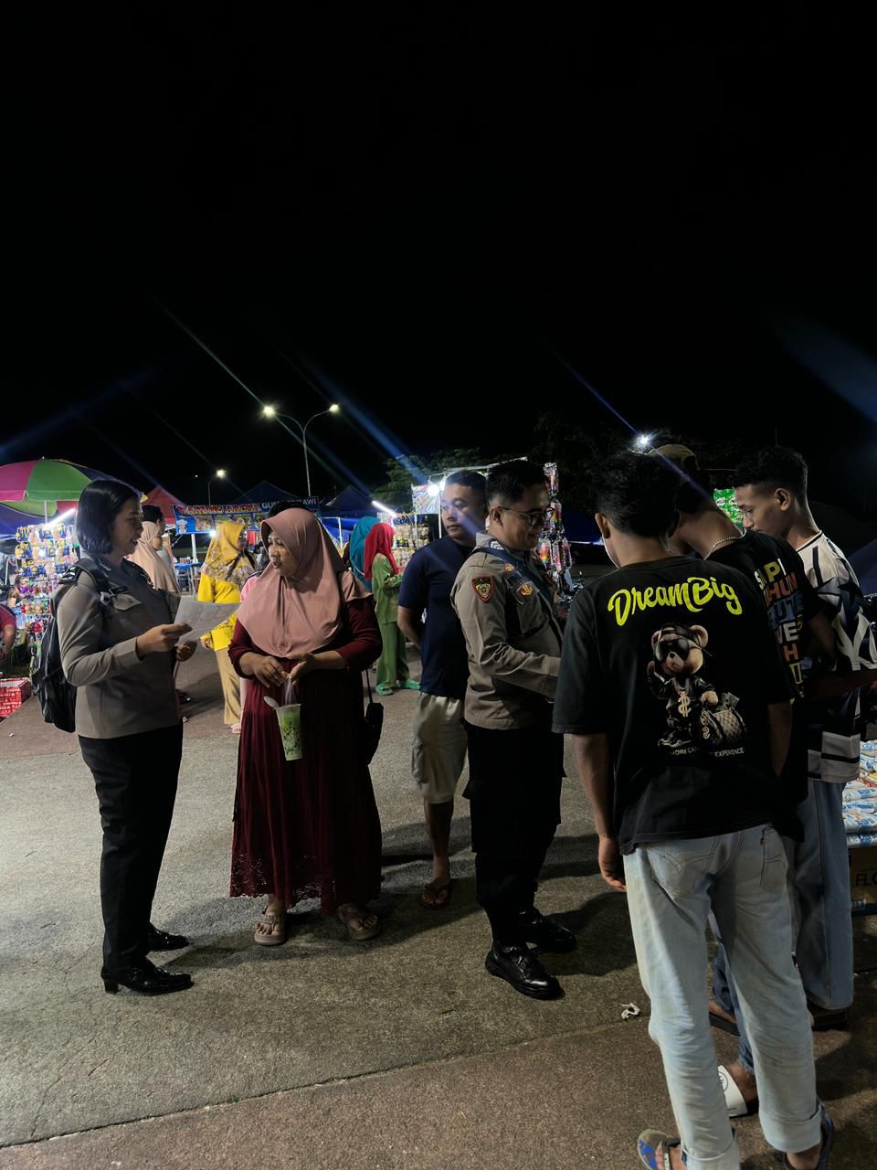 Bag SDM Bagikan Brosur dan Edukasi Masyarakat soal Penerimaan Terpadu Polri 2026 di Bazar UMKM Lamandau