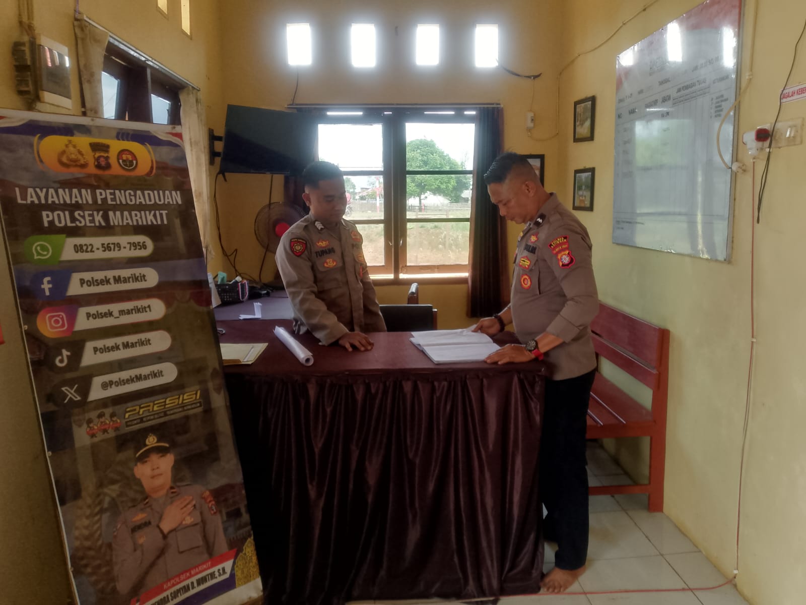 Personil Polsek Marikit Stand By di Mako Penjagaan.