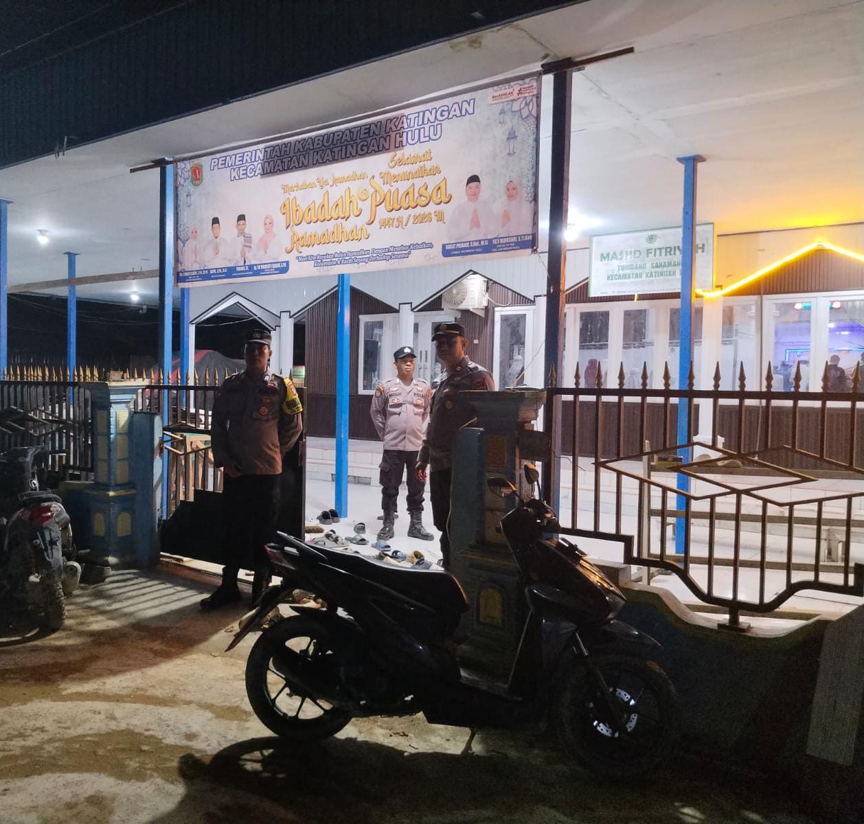 Aipda Rudiansyah selaku Spk II (dua) Polsek Kaman laksanakan pam tarawih Ramadhan 2026, Polsek Sanaman Mantikei, Polres Katingan Amankan Ibadah Tarawih diwilayah Kecamatan Sanaman Mantikei Kabupaten Katingan.