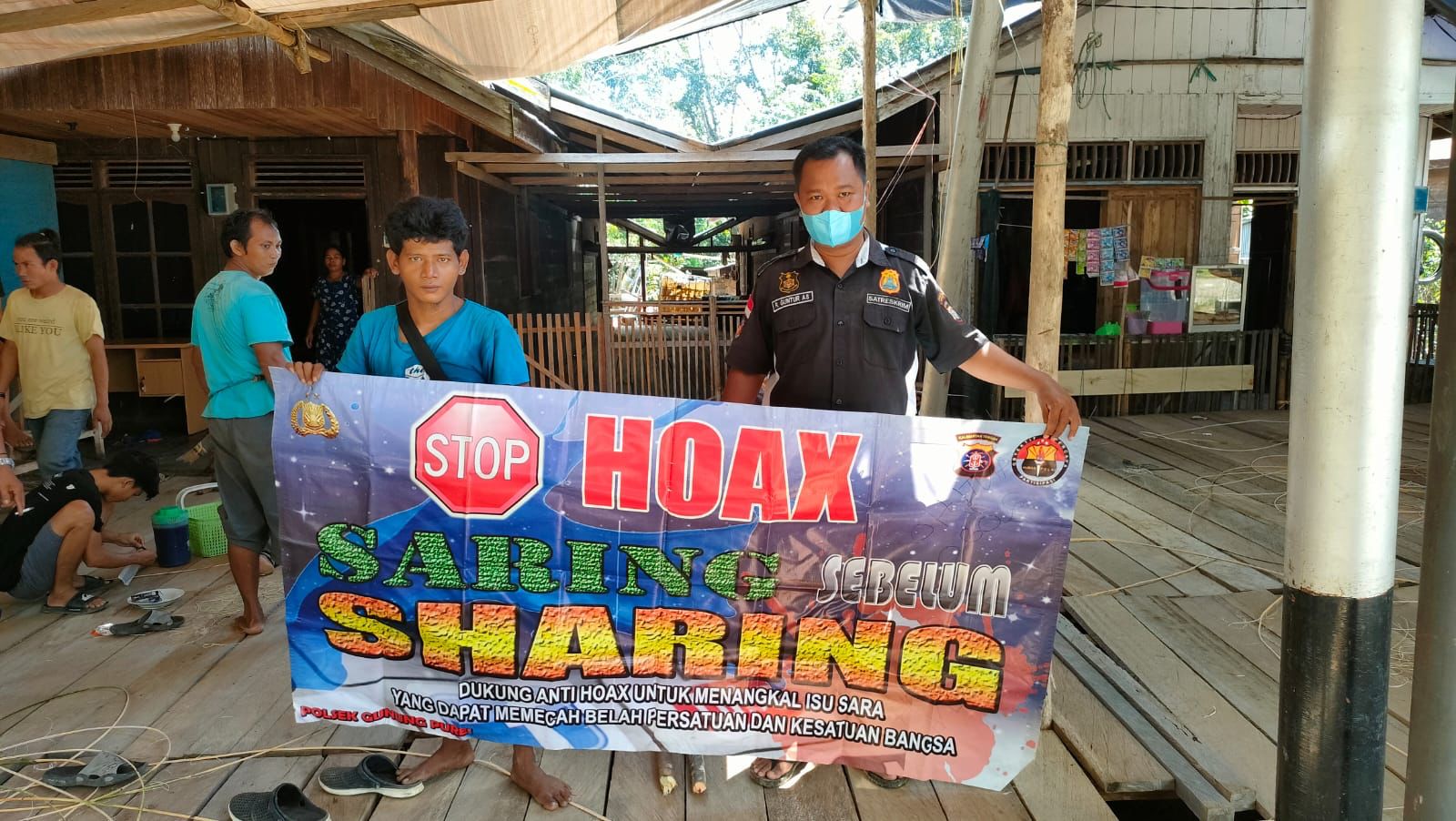 Polsek Gunung Purei Laksanakan Patroli Dialogis Sampaikan Pesan Anti Hoaks