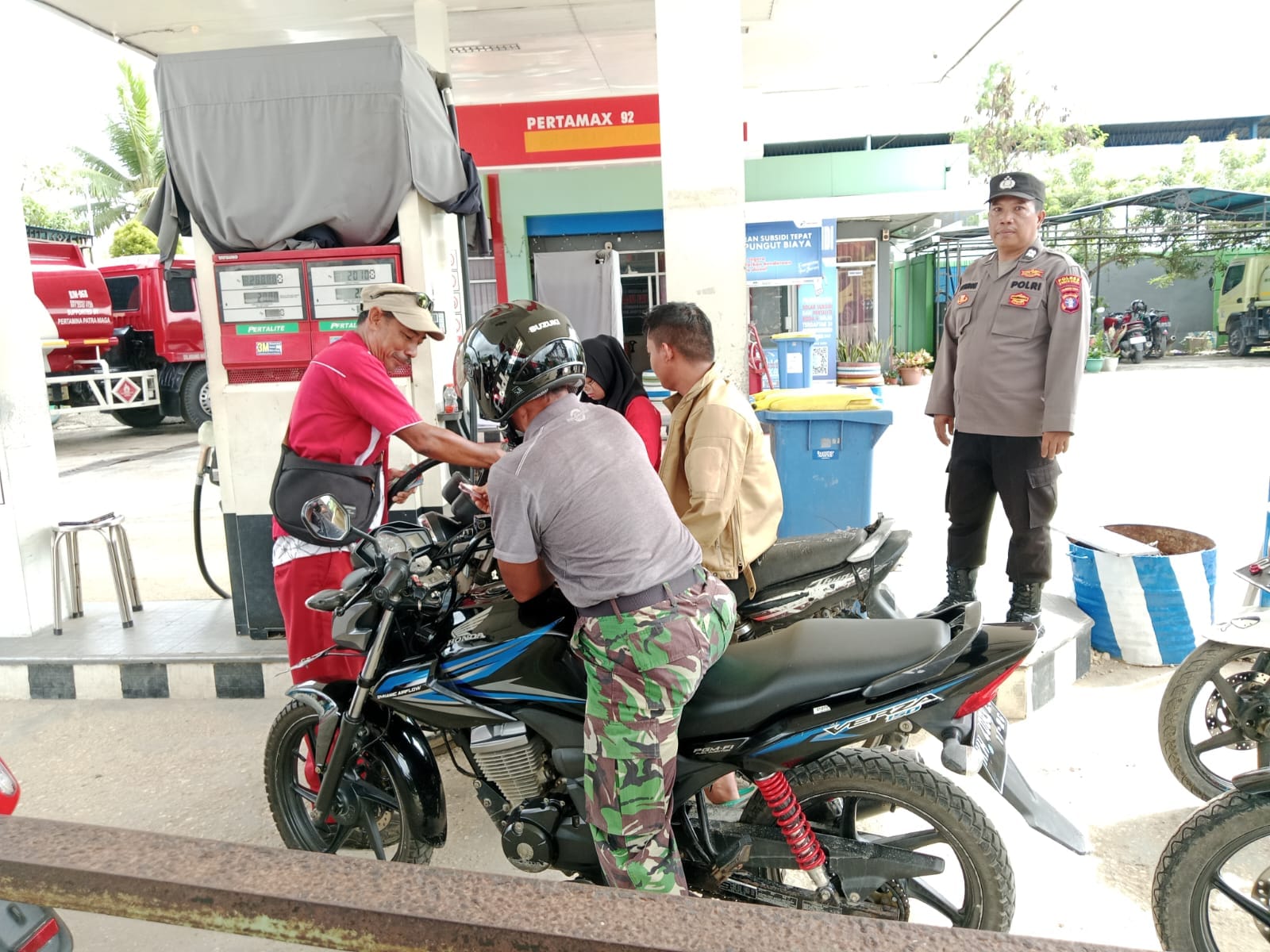 Berikan Rasa Aman dan Nyaman di SPBU, Polsek Teweh Patroli ke SPBU di Wilayah Kecamatan Teweh Tengah