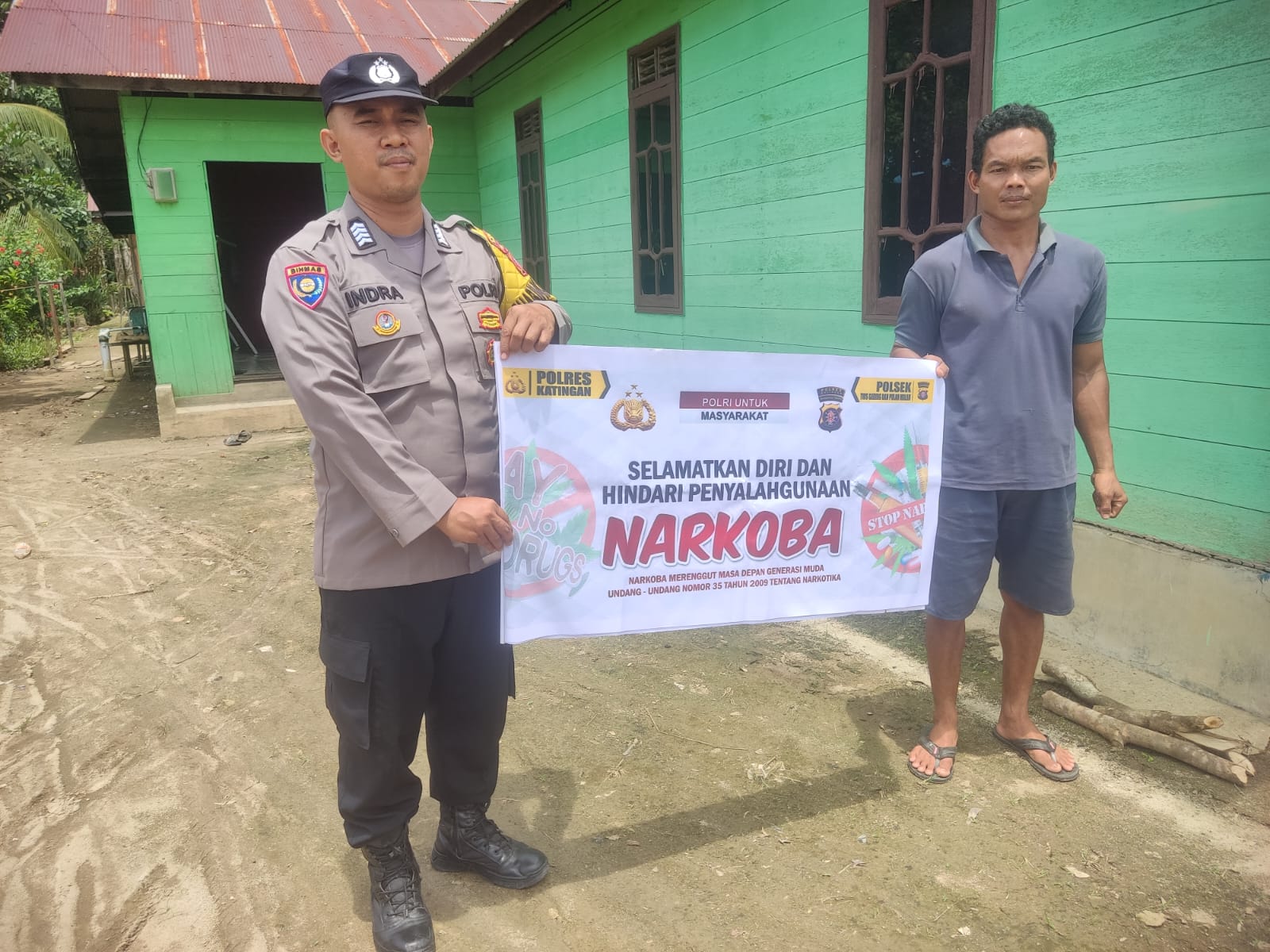 ‎Melalui Imbauan dan media spanduk, Polsek Tewang Sangalang Garing dan Pulau Malan Imbau Warga Tidak Terjerumus  Penyalahgunaan Narkoba.