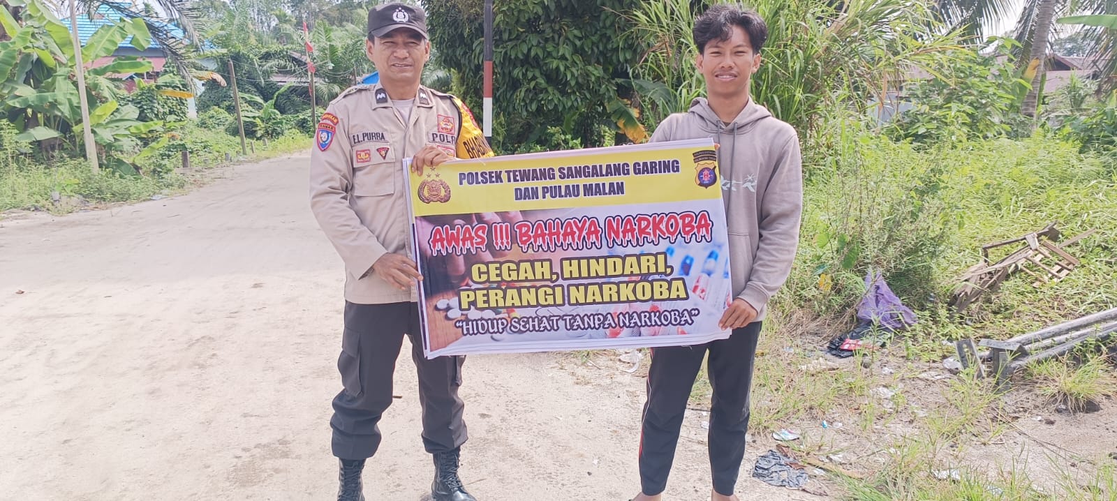 ‎Melalui Media Spanduk, Polsek Tewang Sangalang Garing dan Pulau Malan Imbau Warga Tidak Terjerumus  Penyalahgunaan Narkoba.