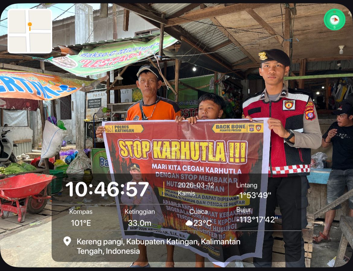 Personel Samapta Polres Katingan Sosialisasikan Pencegahan Karhutla kepada Masyarakat Desa Hampalit.