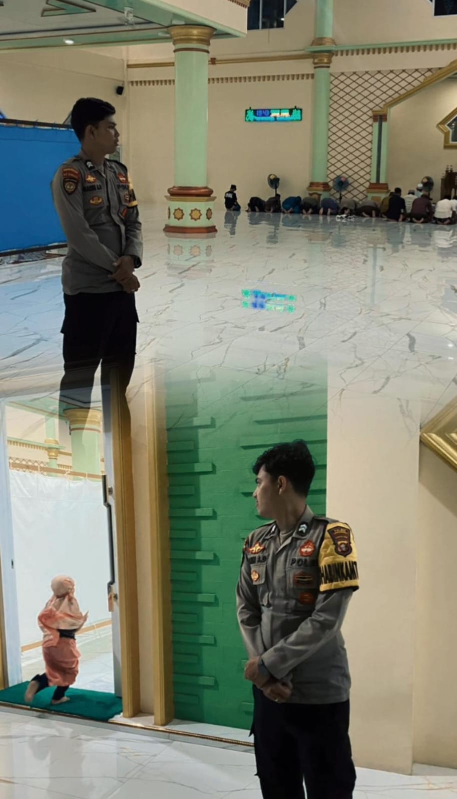 Personel Polsek Sematu Jaya Laksanakan Patroli Harkamtibmas di Wilayah Kecamatan Sematu Jaya