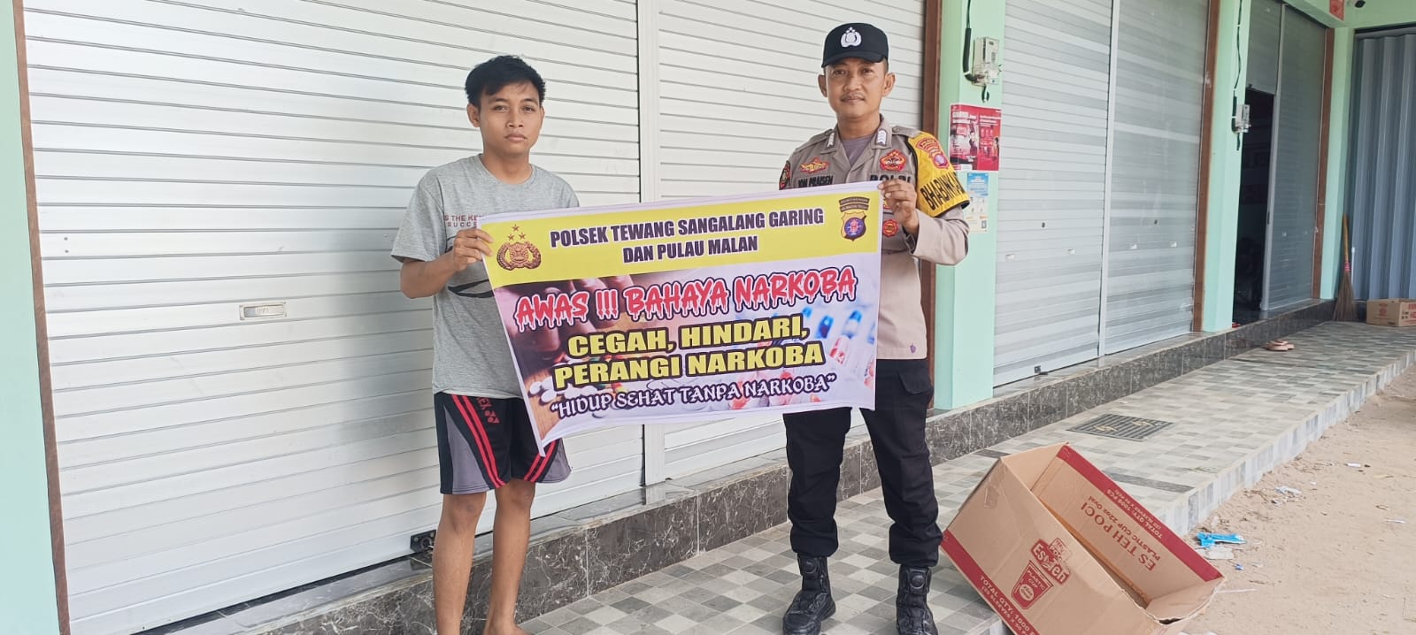 Melalui Media Spanduk, Polsek Tewang Sangalang Garing dan Pulau Malan Imbau Warga Tidak Terjerumus Penyalahgunaan Narkoba.