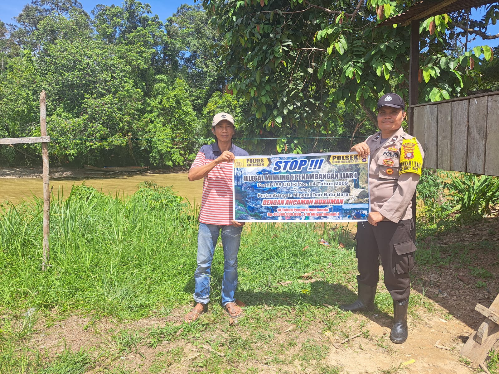 Upaya pencegahan Penambangan Emas Tanpa Ijin (PETI) di Kecamatan Katingan Hulu dan Bukit Raya, Bhabinkamtibmas sosialisasi kepada masyarakat.