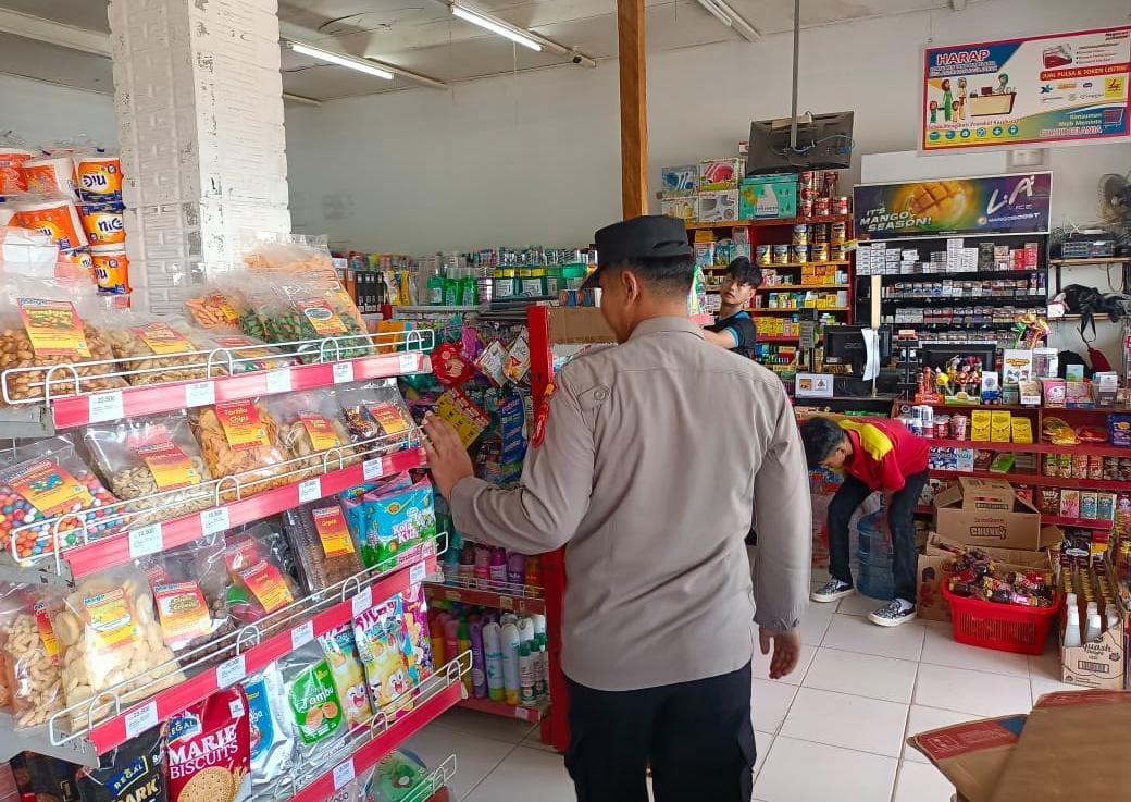 Kapolsek Sematu Jaya IPDA Eko Haryanto, S.H. mengatakan patroli merupakan kegiatan rutin baik siang maupun malam hari tersebut guna mencegah terjadinya tindak pidana untuk mewujudkan situasi kamtibmas yang aman dan kondusif.