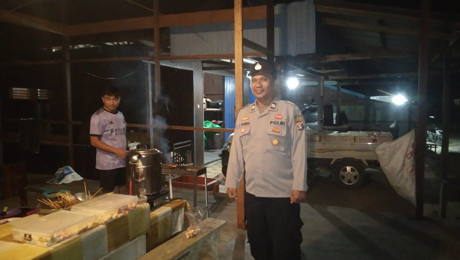 Piket Polsek Delang Sambangi Pedagang, Jalin Kedekatan dengan Masyarakat