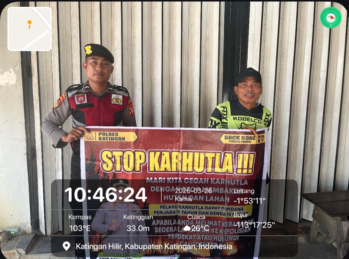 Personel Samapta Polres Katingan Sosialisasikan Pencegahan Karhutla kepada Masyarakat Desa Hampalit.