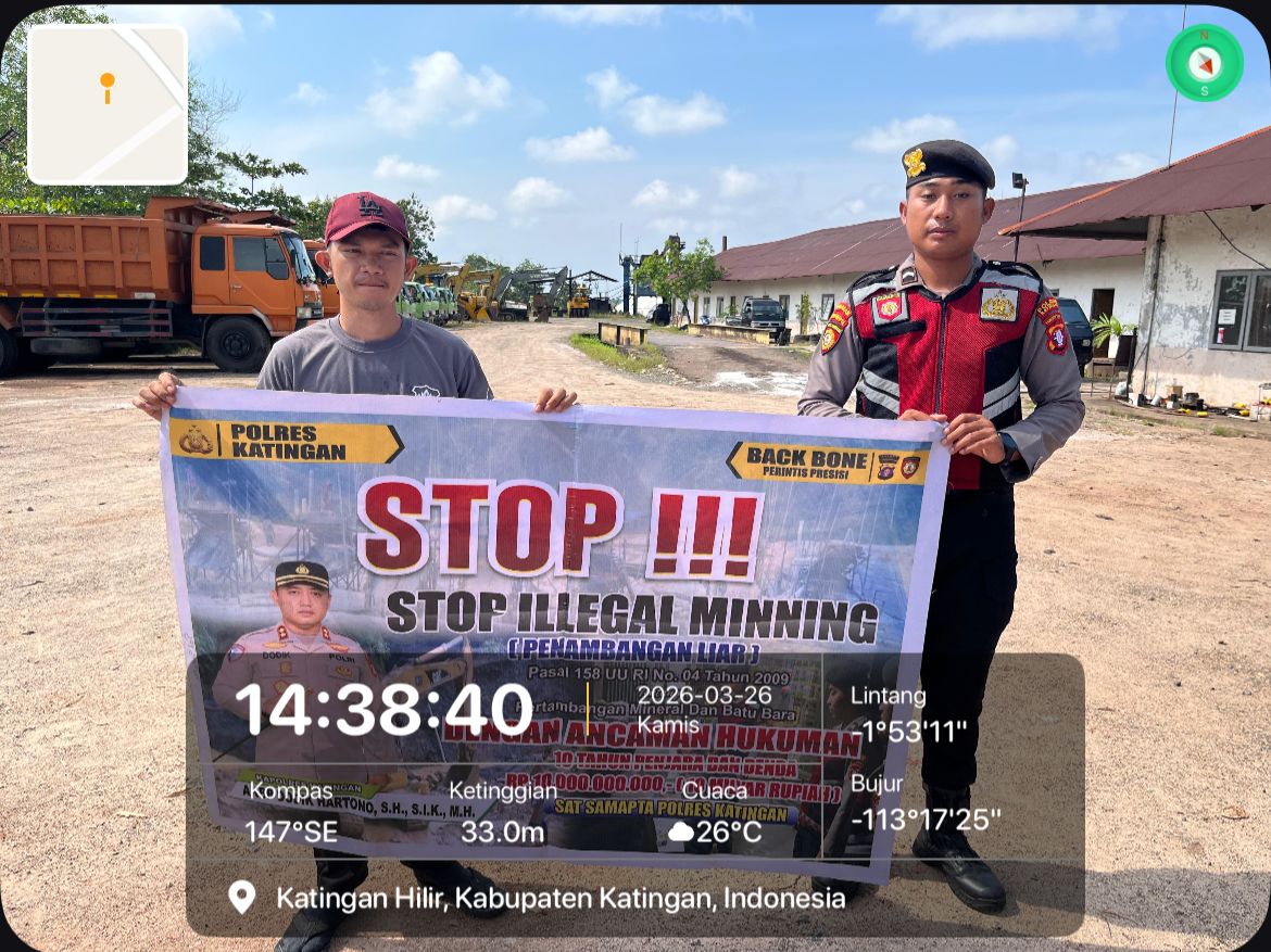 Personel Samapta Polres Katingan Sosialisasikan Larangan Ilegal Mining kepada Masyarakat.