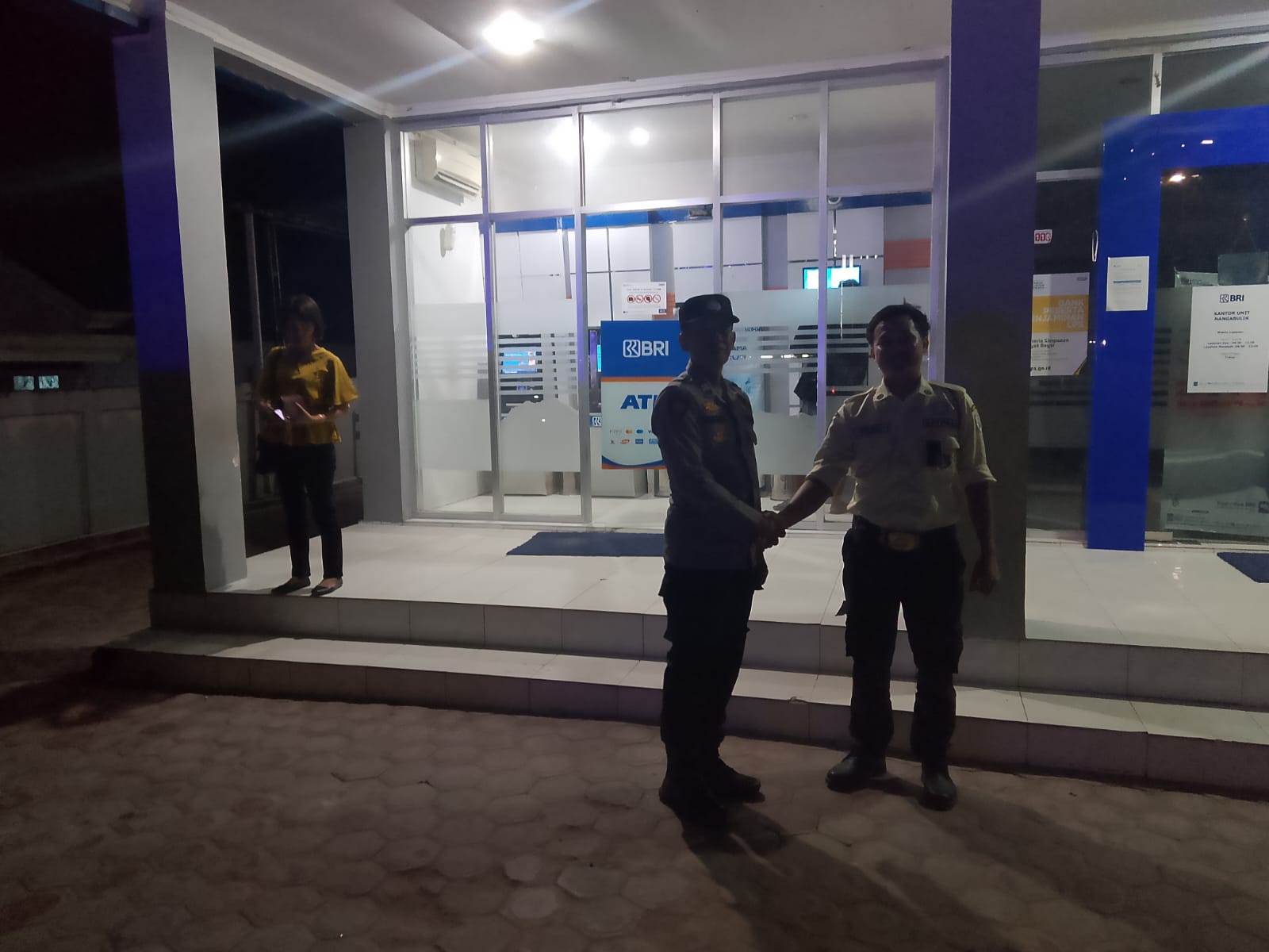 Ciptakan Rasa Aman, Polsek Bulik Patroli Dialogis dengan Satpam Bank