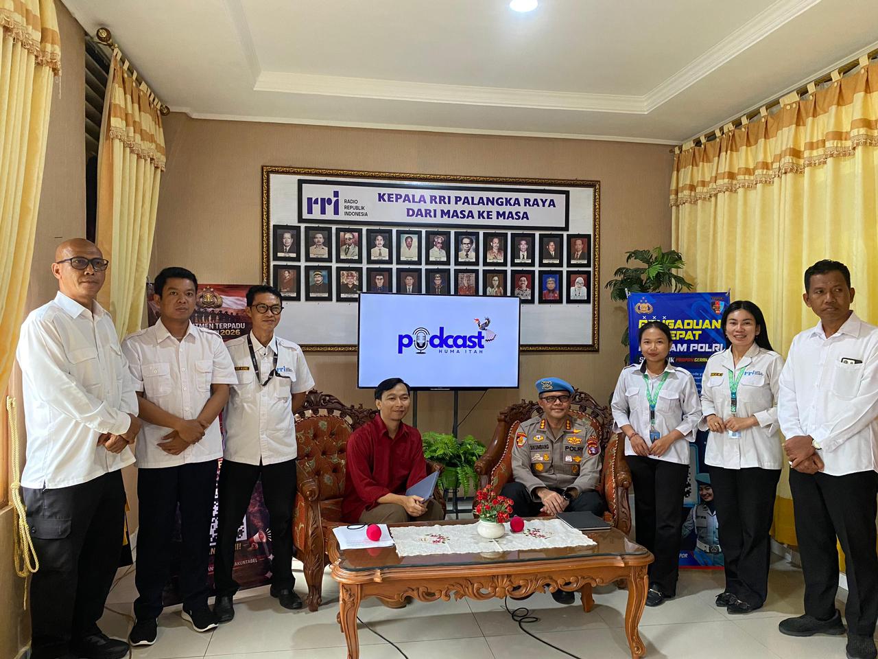 Tingkatkan Transparansi, Kabidpropam Polda Kalteng Berikan Layanan Aduan QR Code di Podcast Huma Itah