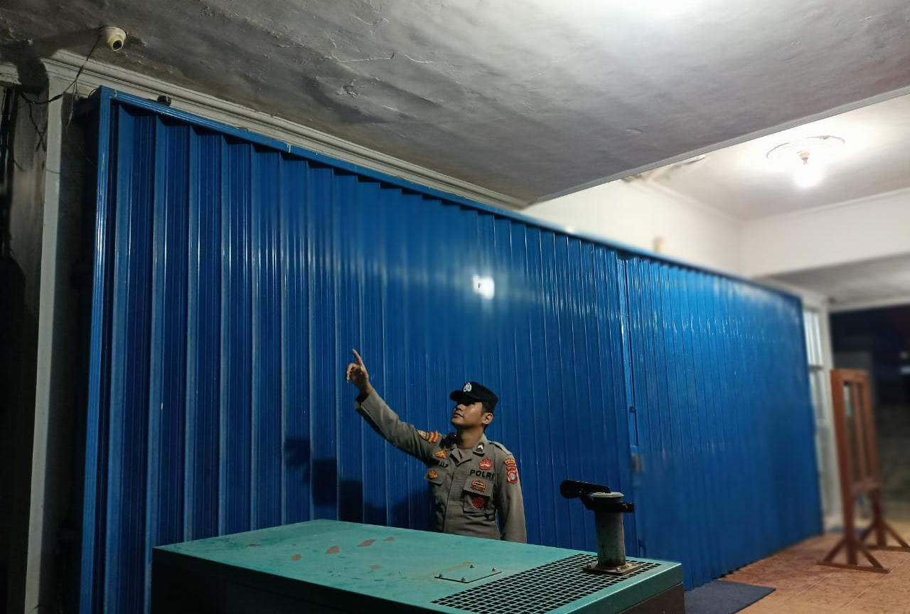 Piket Polsek Patroli kepertokoan diwilkum Polsek Sematu Jaya