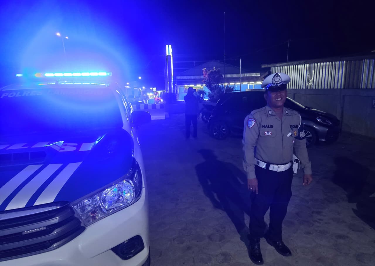 Piket Lantas Patroli Blue Light Polres Lamandau di Malam Hari