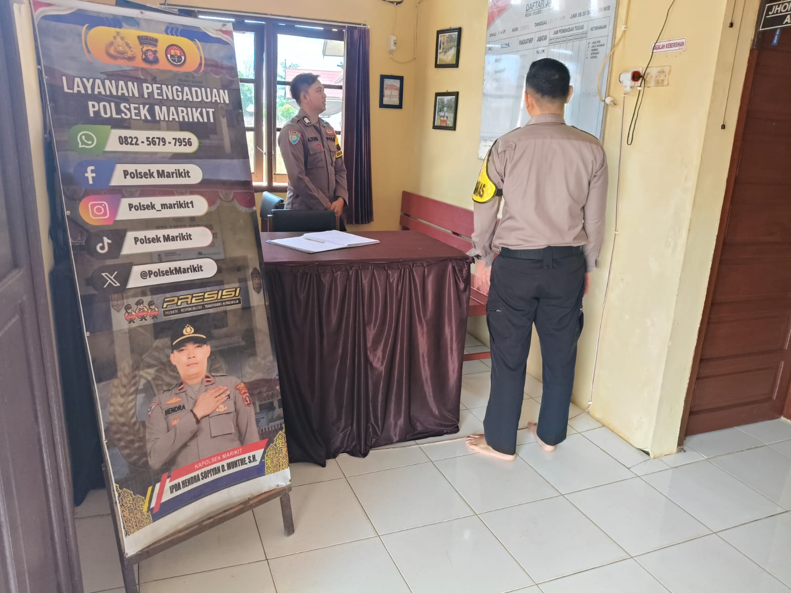 Personil Polsek Marikit Stand By di Mako Penjagaan.