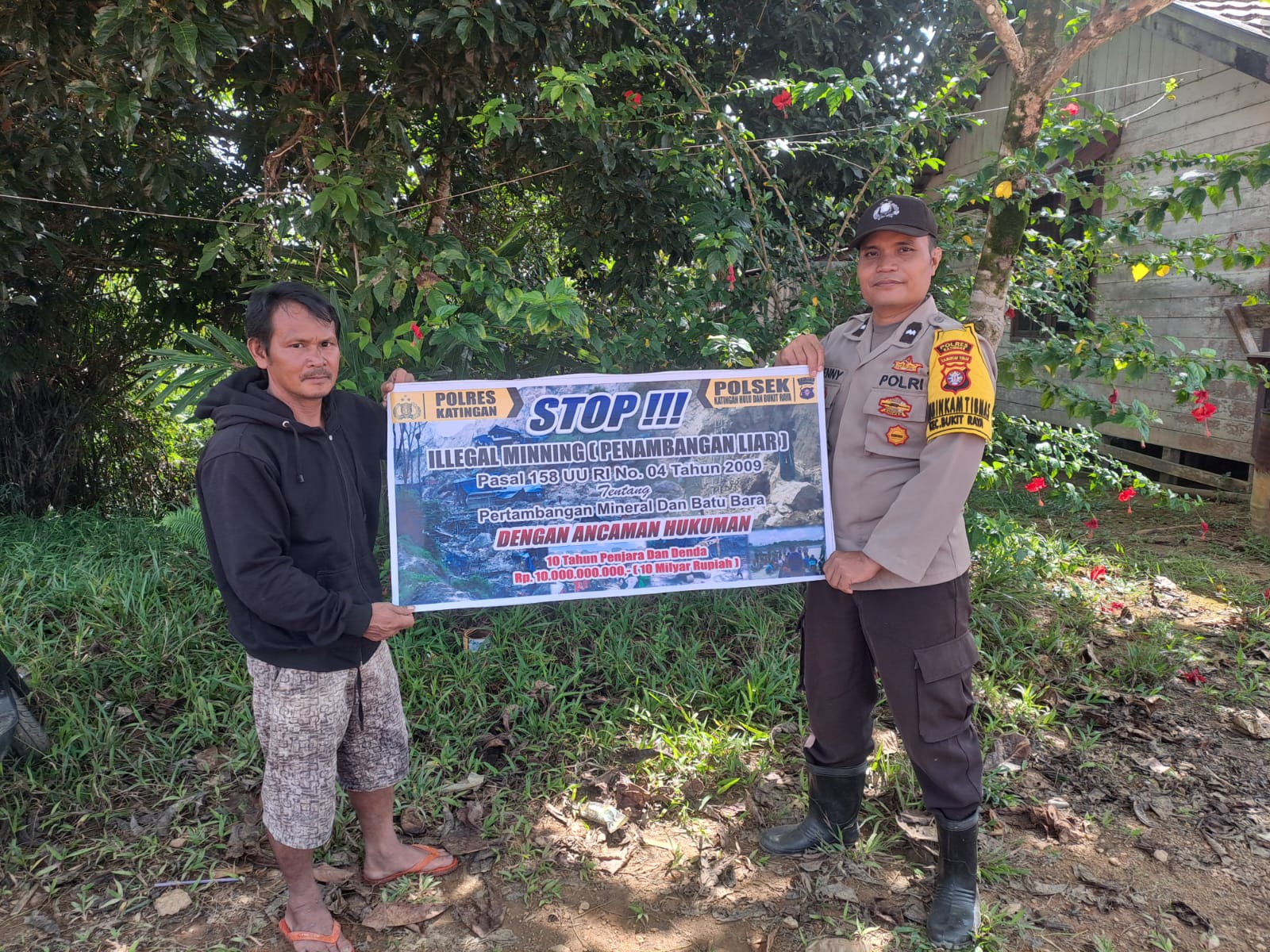 Upaya pencegahan Penambangan Emas Tanpa Ijin (PETI) di Kecamatan Katingan Hulu dan Bukit Raya, Bhabinkamtibmas sosialisasi kepada masyarakat.