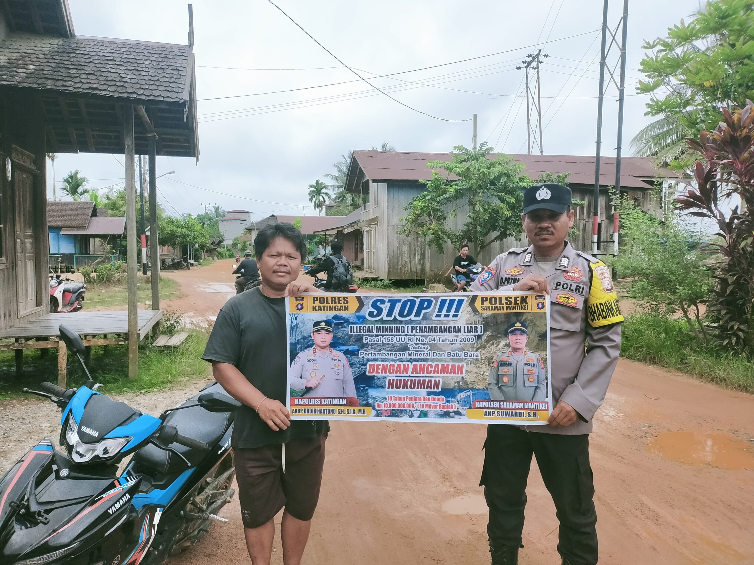 Bhabinkamtibmas Desa Tumbang Labehu Sosialisasi tentang larangan Ilegal Minning.