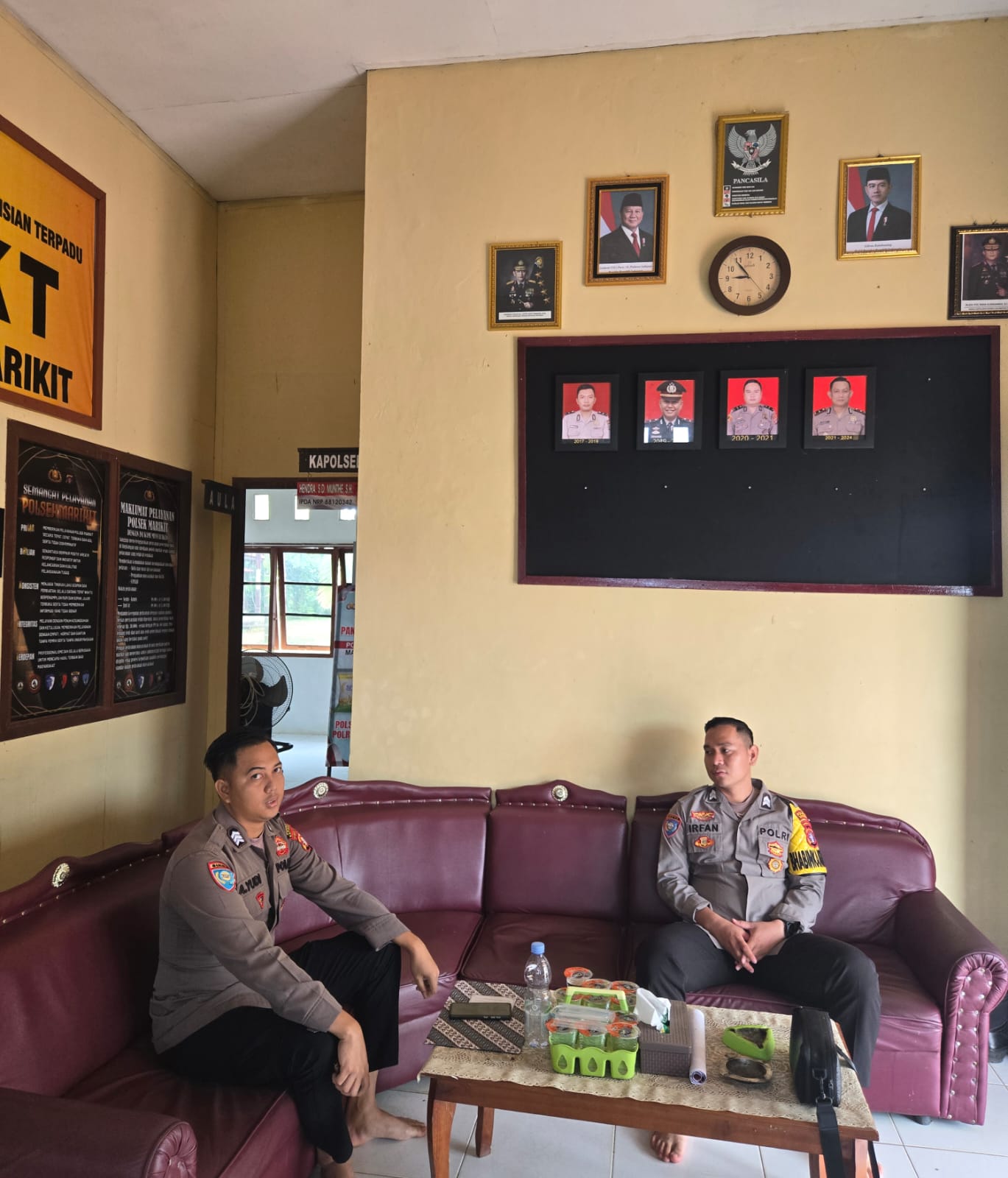 Personil Polsek Marikit Stand By di Mako Penjagaan.