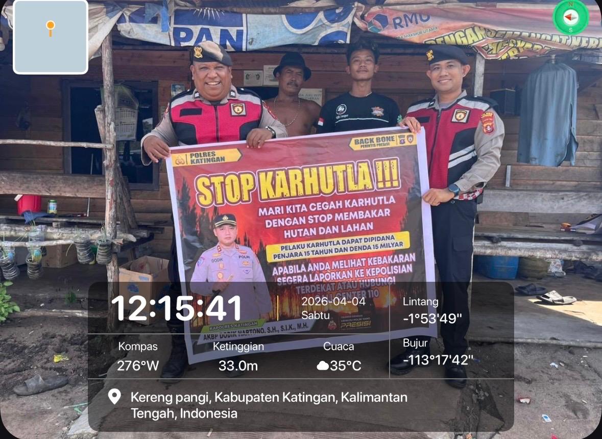 Personel Samapta Polres Katingan Sosialisasikan Pencegahan Karhutla kepada Masyarakat Desa Hampalit.