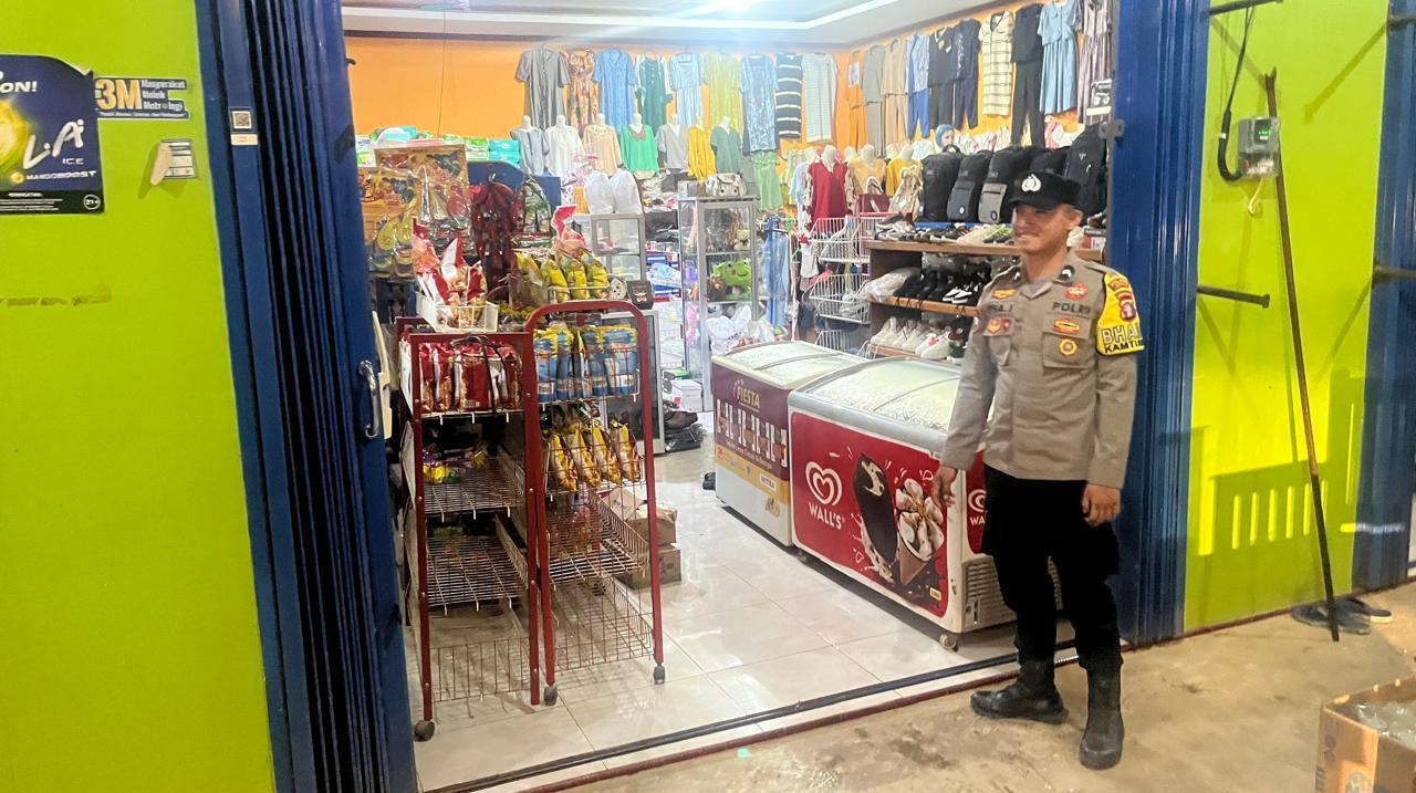 Personil Polsek Lamandau Sambang Ke Pedagang