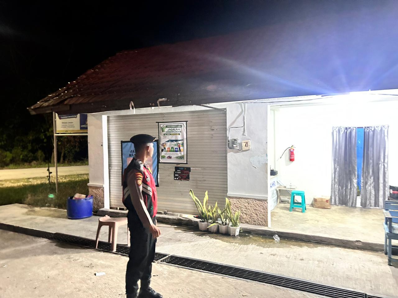 Sat Samapta Laksanakan Sambang Ke Pertokoan