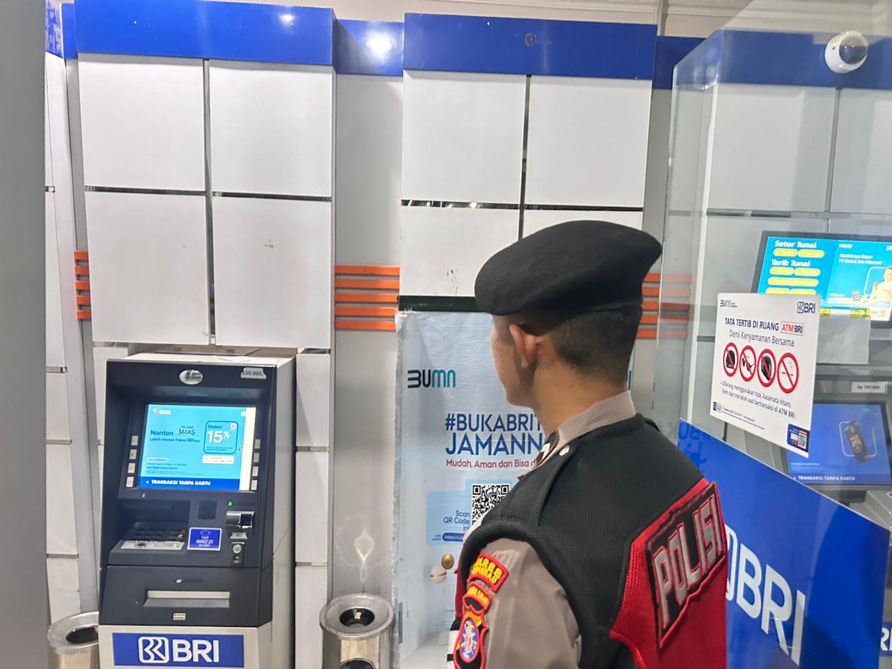 Piket Samapta melaksanakan Patroli di Objek-objek Vital Bank ATM