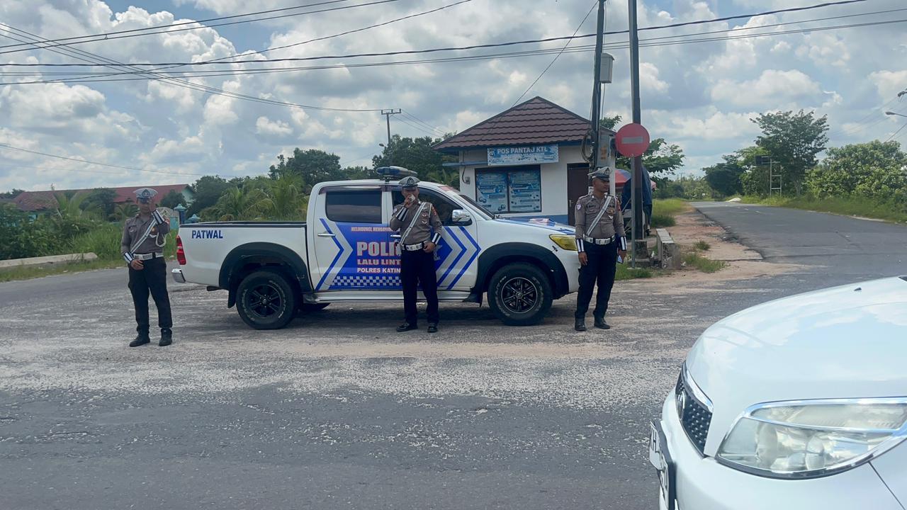 PENLING, Satlantas Polres Katingan Penyuluhan Keliling Kepada Para Pengendara