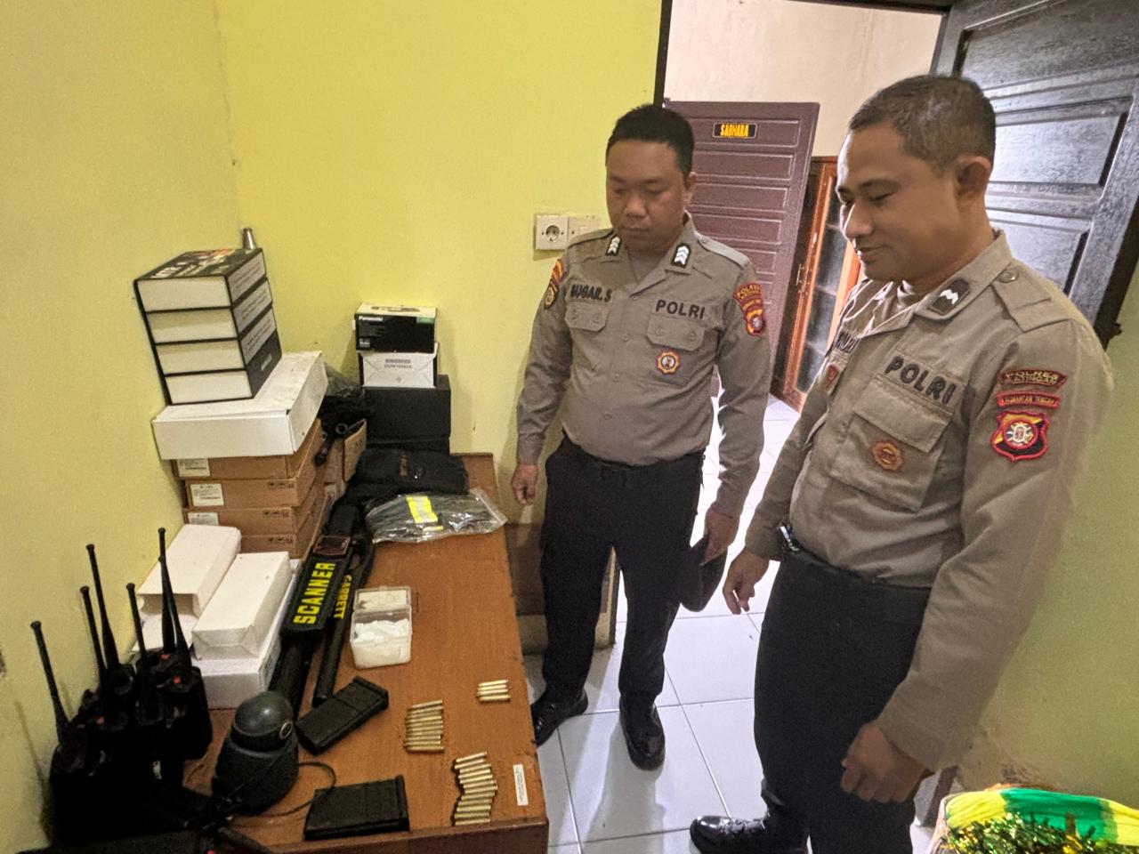 Personel Samapta Laksanakan Serah Terima Piket Jaga Mako dan Inventaris Penjagaan.