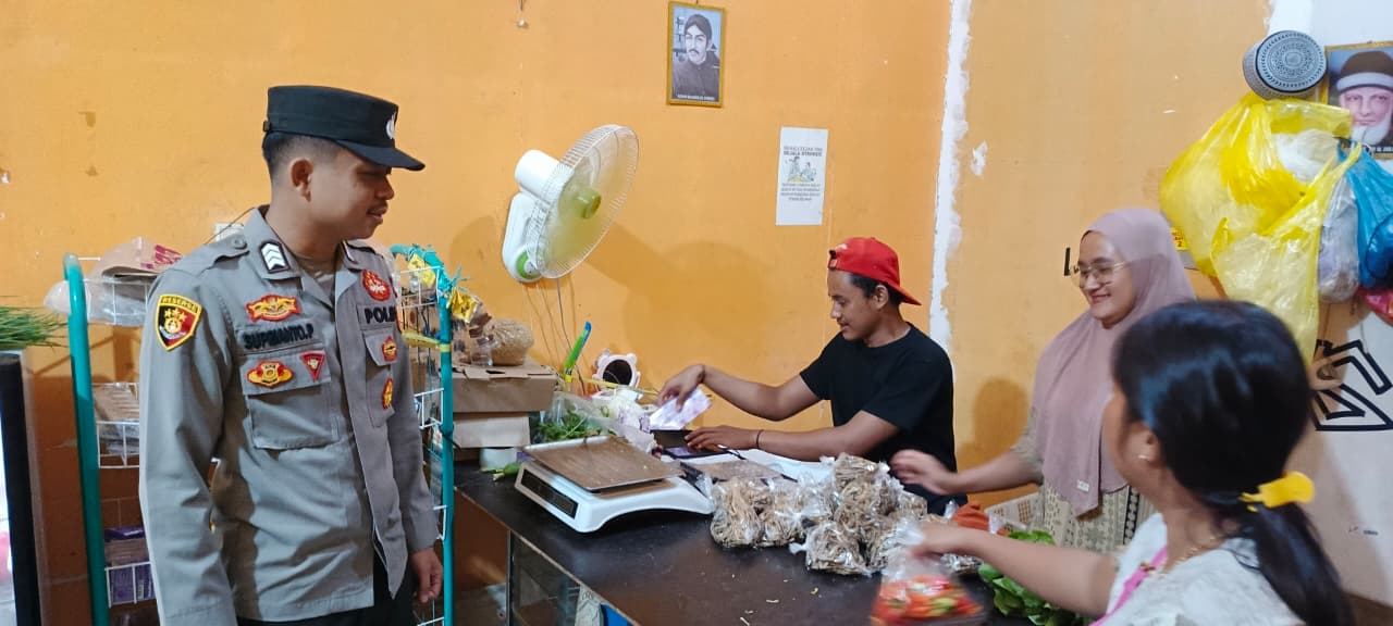 Personil Polsek Lamandau Sambang Ke Pedagang