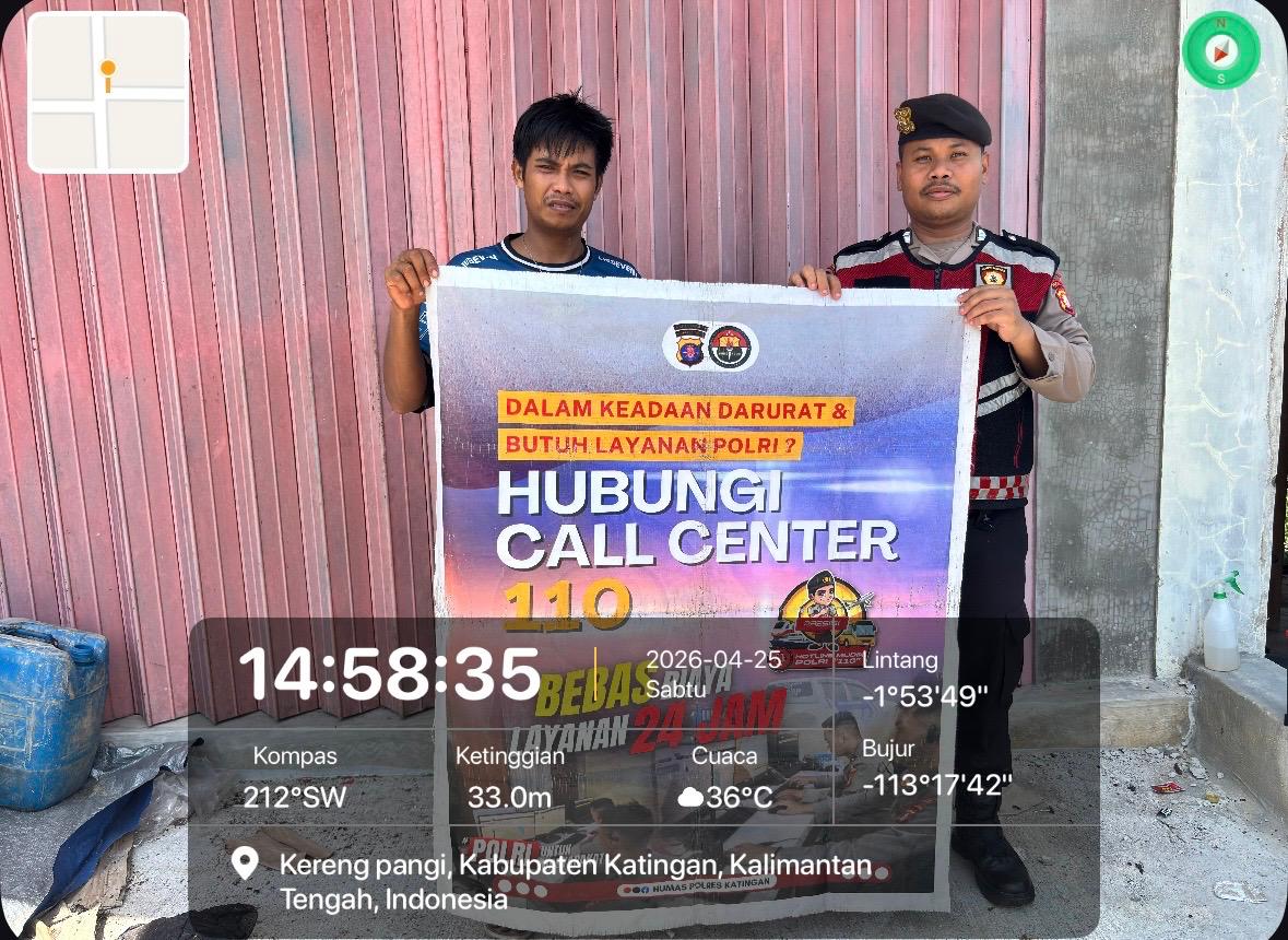 Personel Samapta Polres Katingan Sosialisasikan Call Center 110 Polri kepada Masyarakat Desa Hampalit olehPersonel Samapta Polres Katingan.