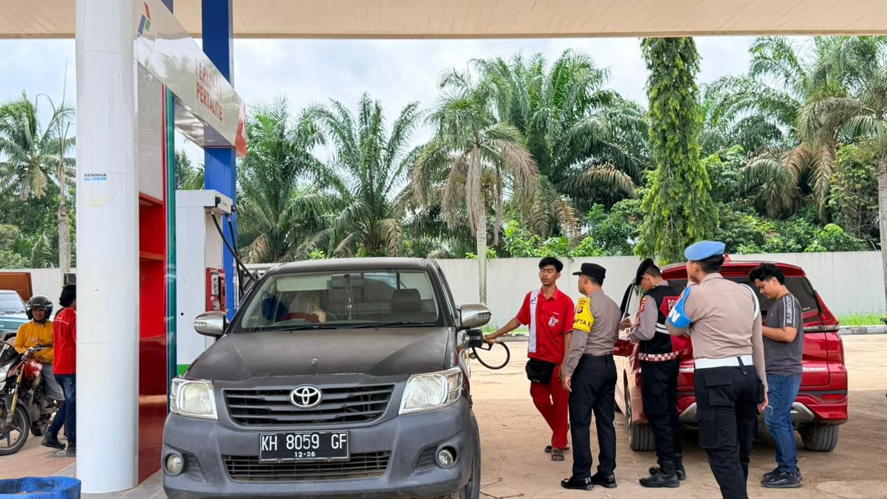 Personel Piket Polres Lamandau Laksanakan Patroli Dialogis ke SPBU