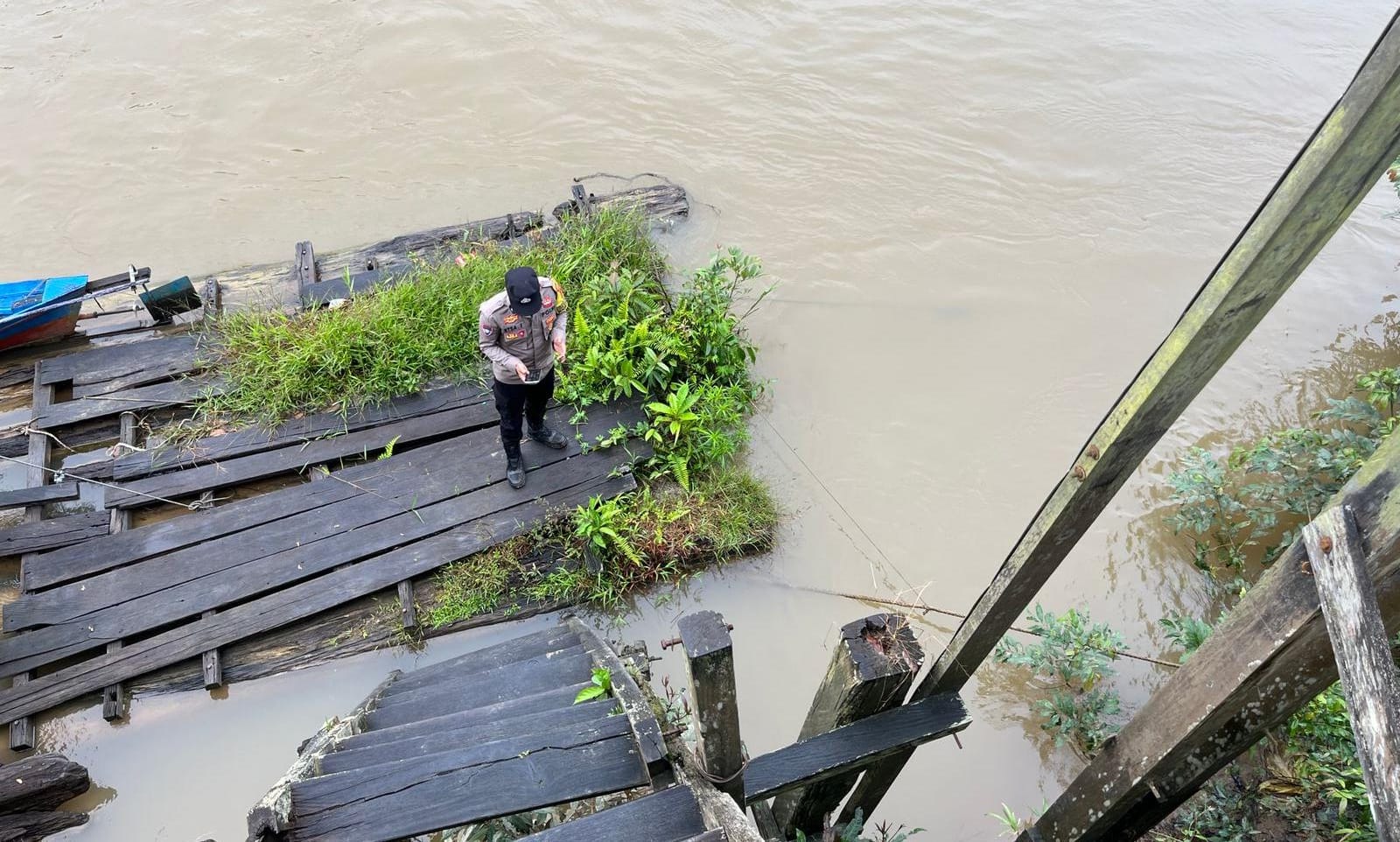 Piket Polsek Cek Debit Air Sungai Lamandau