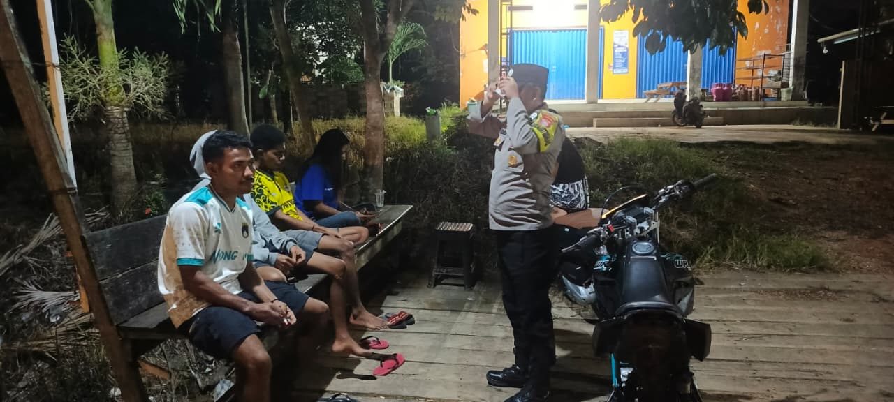 Ciptakan Situasi Aman, Piket Polsek Jalin Silaturahmi dengan Masyarakat