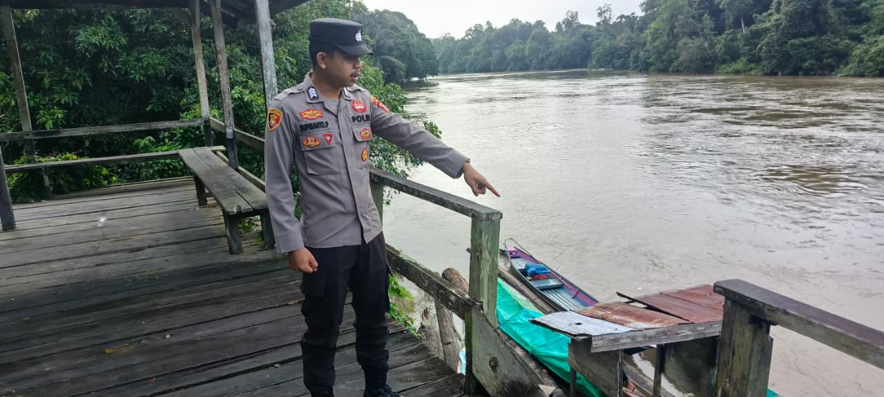 Piket Polsek Cek Debit Air Sungai Lamandau