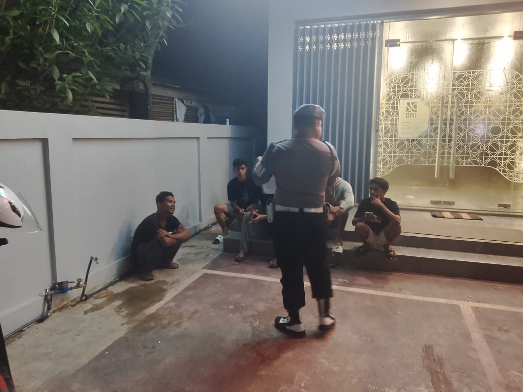 Antisipasi Gangguan Kamtibmas, Piket Polsek Bulik Lakukan Sambang di Area ATM